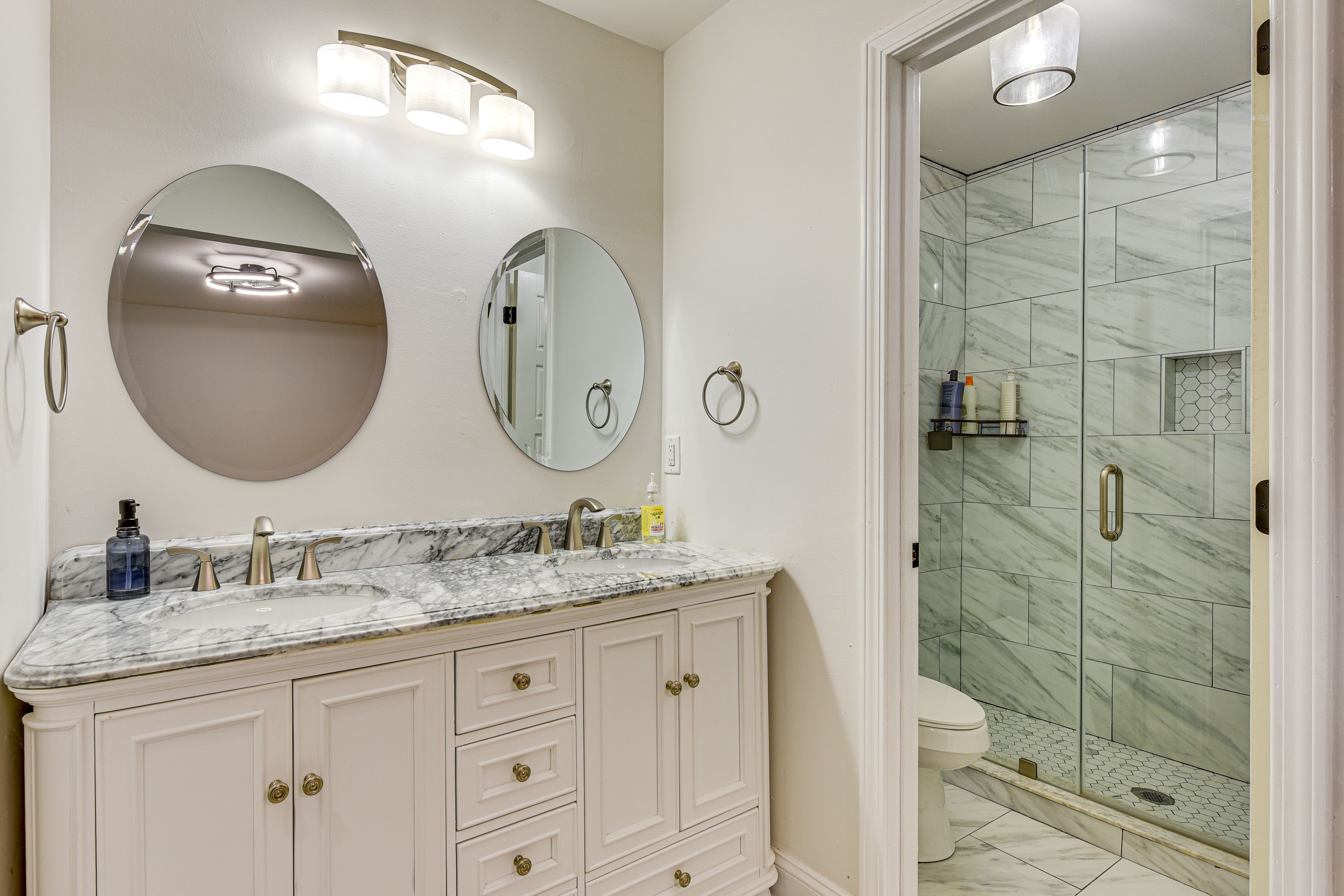 En-Suite Bathroom | Towels Provided