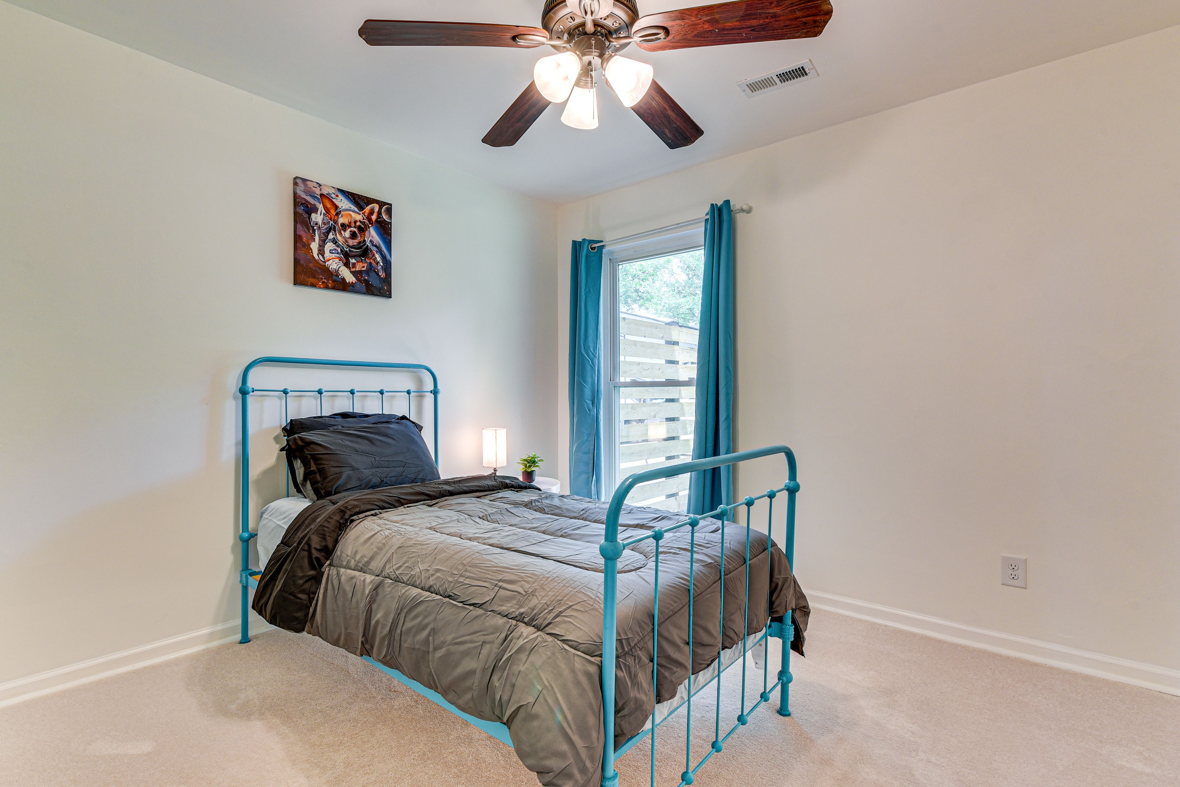 Bedroom 3 | Twin Bed | Smart TV