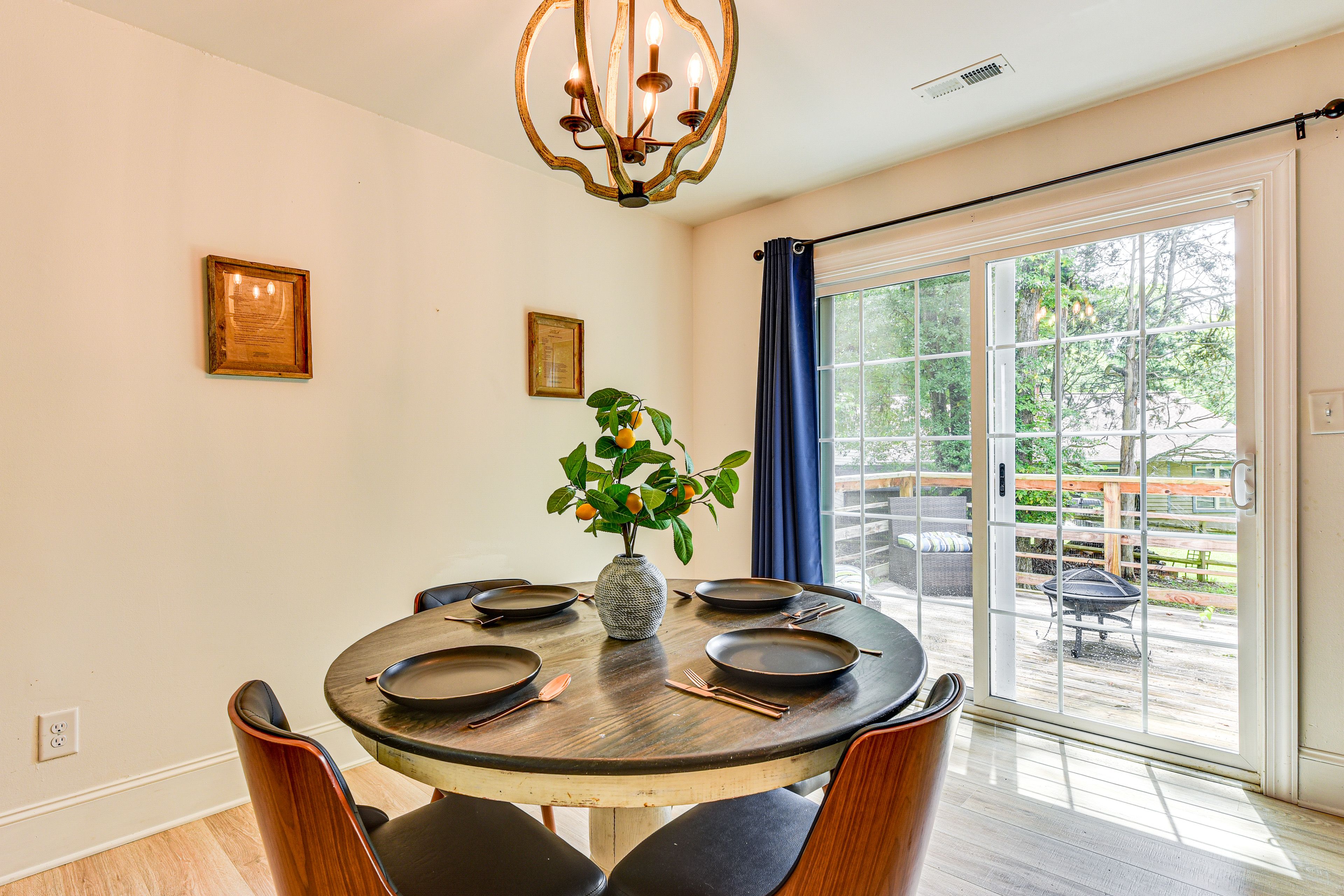Dining Area | Dishware & Flatware