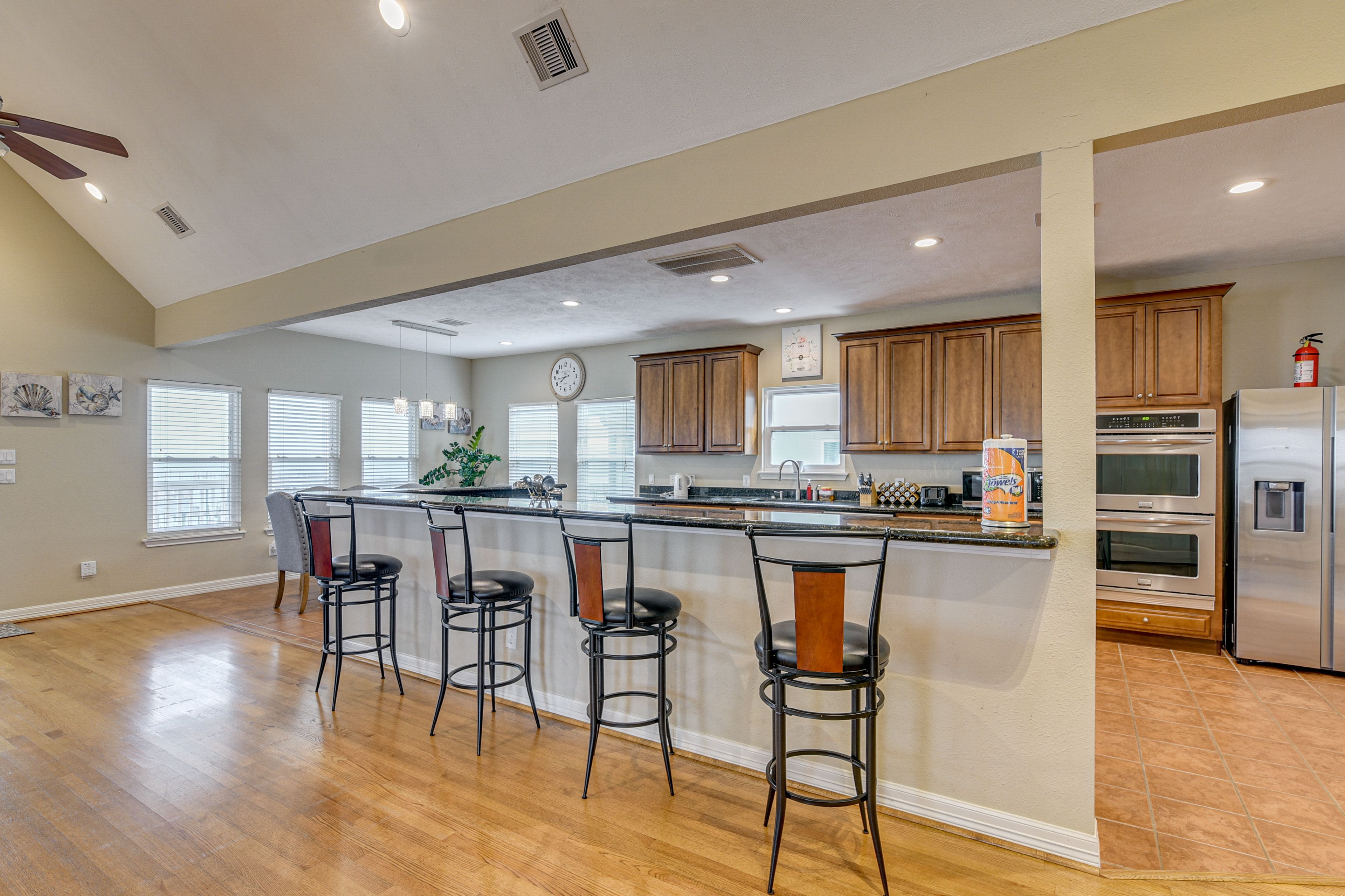 Eat-In Kitchen | Upper Level