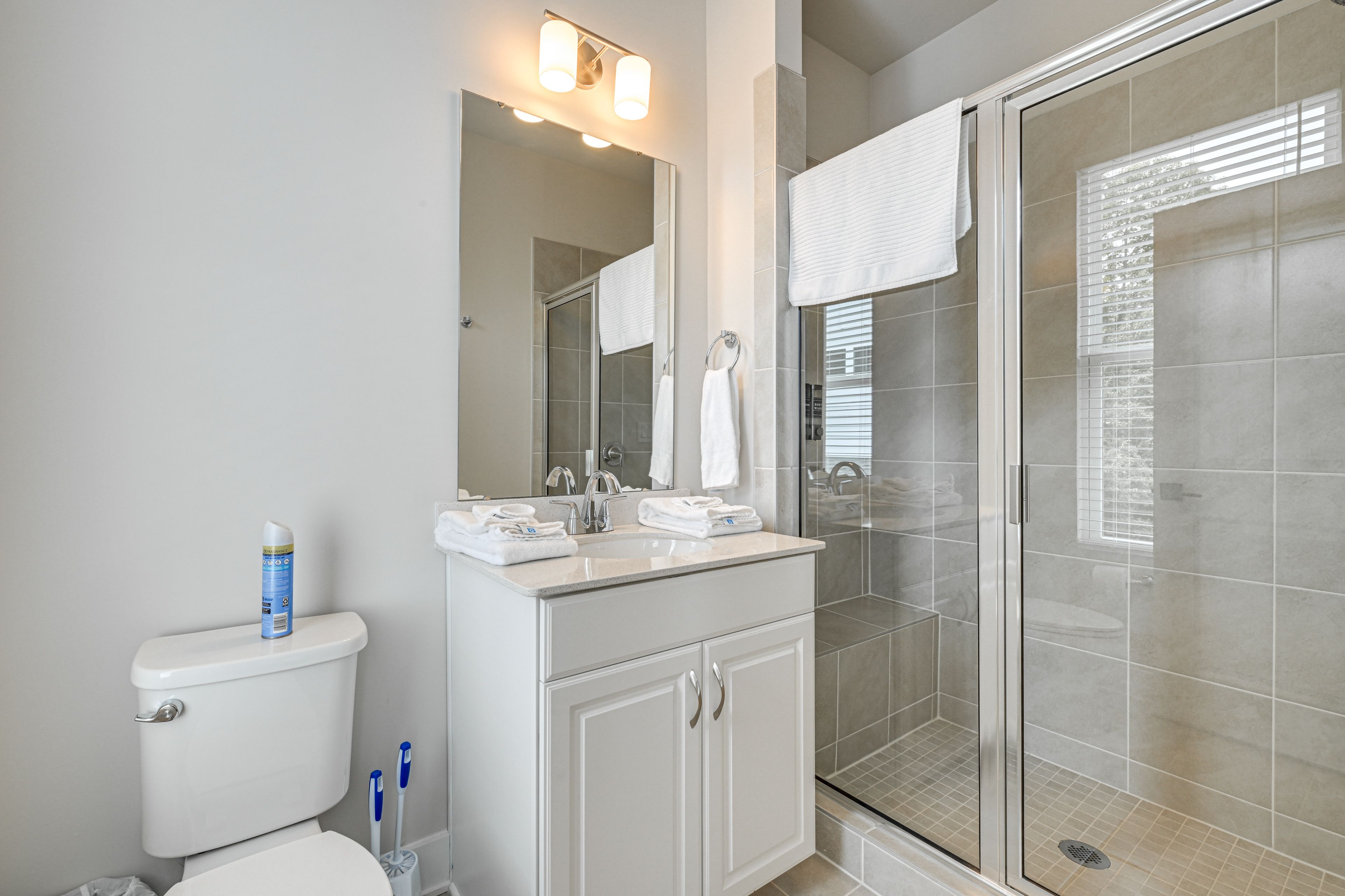 Full Bathroom | 3rd Floor