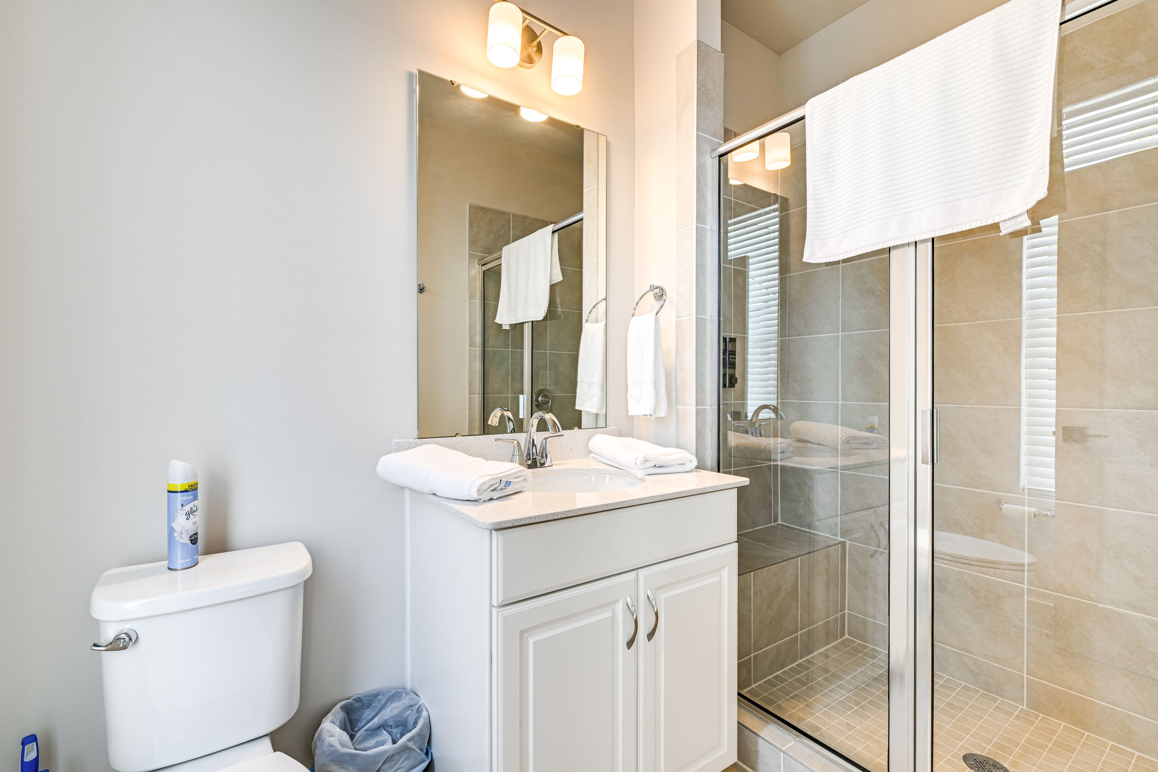Full Bathroom | 3rd Floor