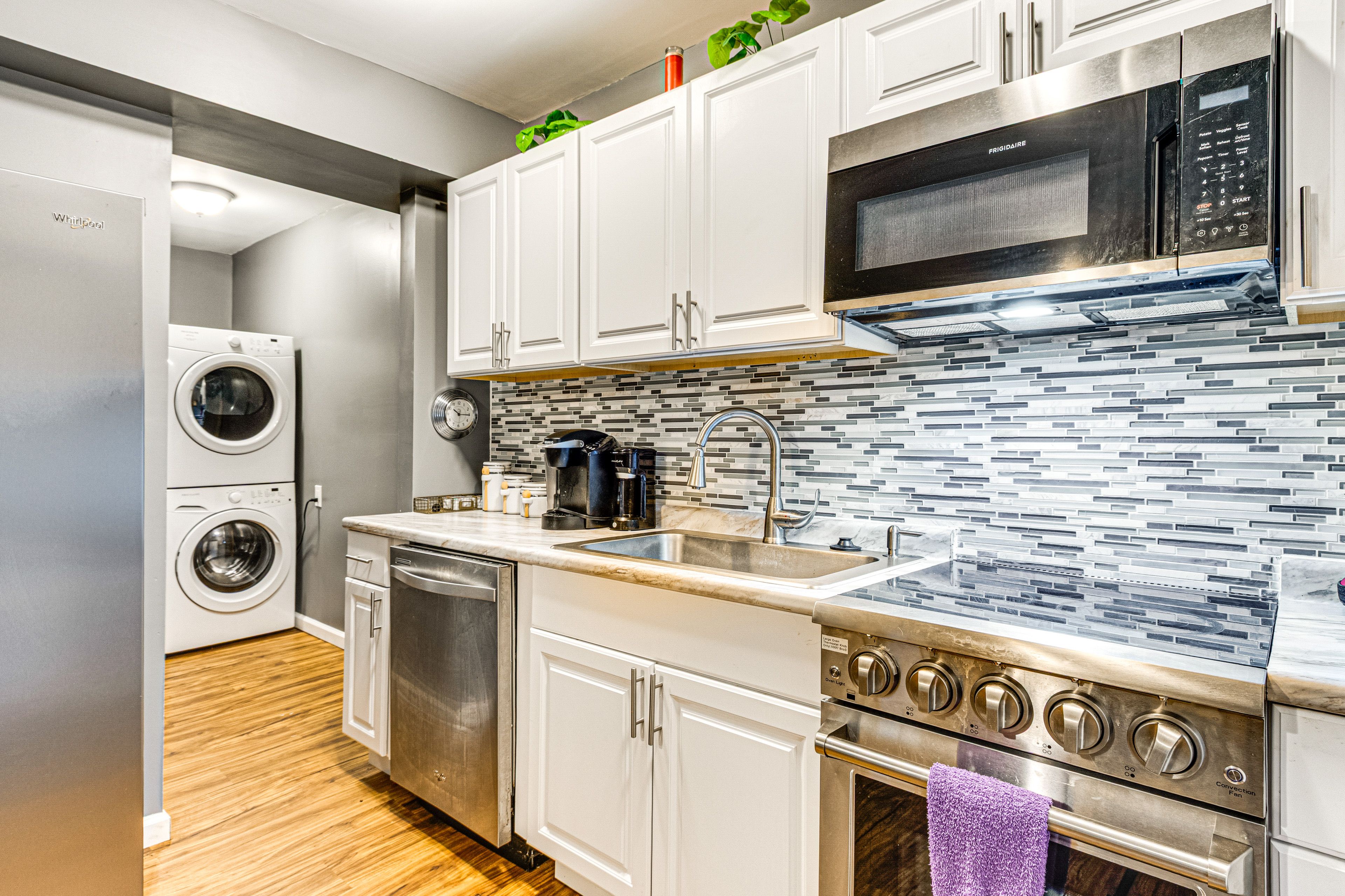 Kitchen | Cooking Basics | In-Unit Laundry
