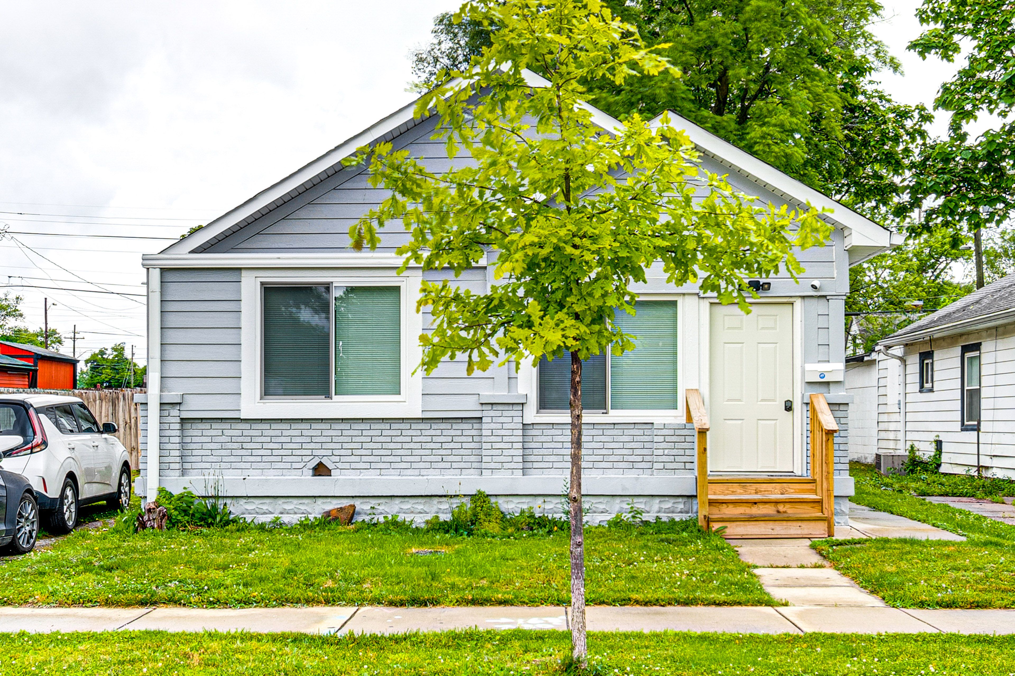 Indianapolis Vacation Rental | 2BR | 1BA | 1,152 Sq Ft | 3 Steps Required