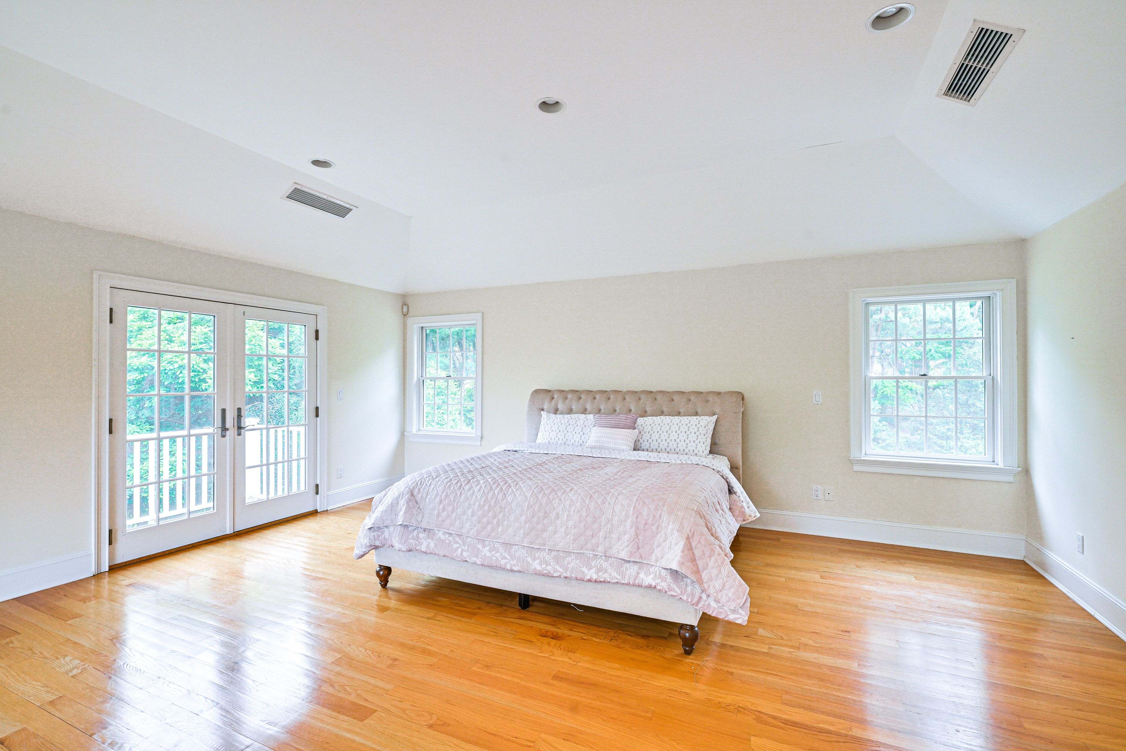 Bedroom 6 | King Bed | 3rd Floor