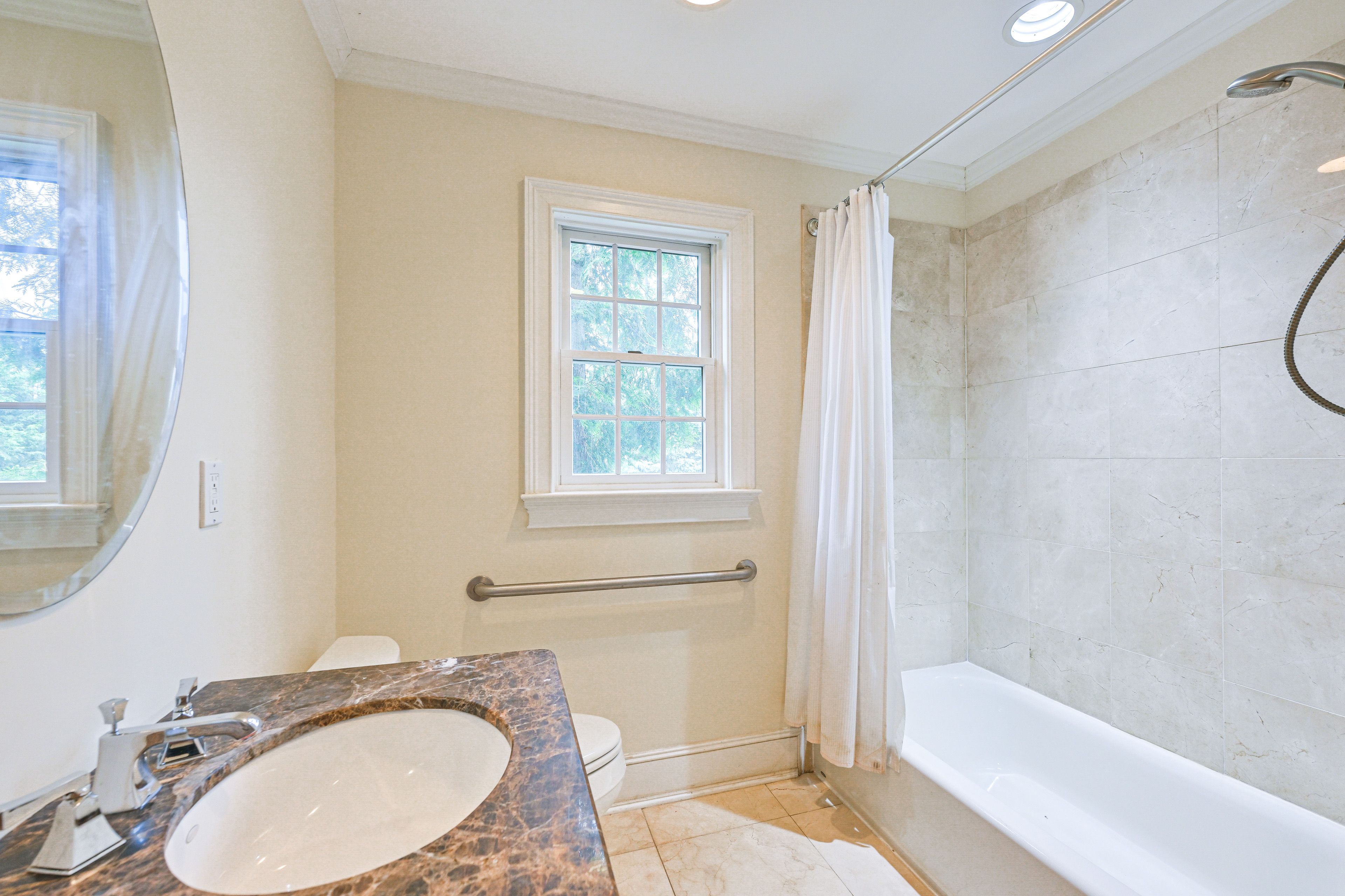 Bathroom | 2nd Floor
