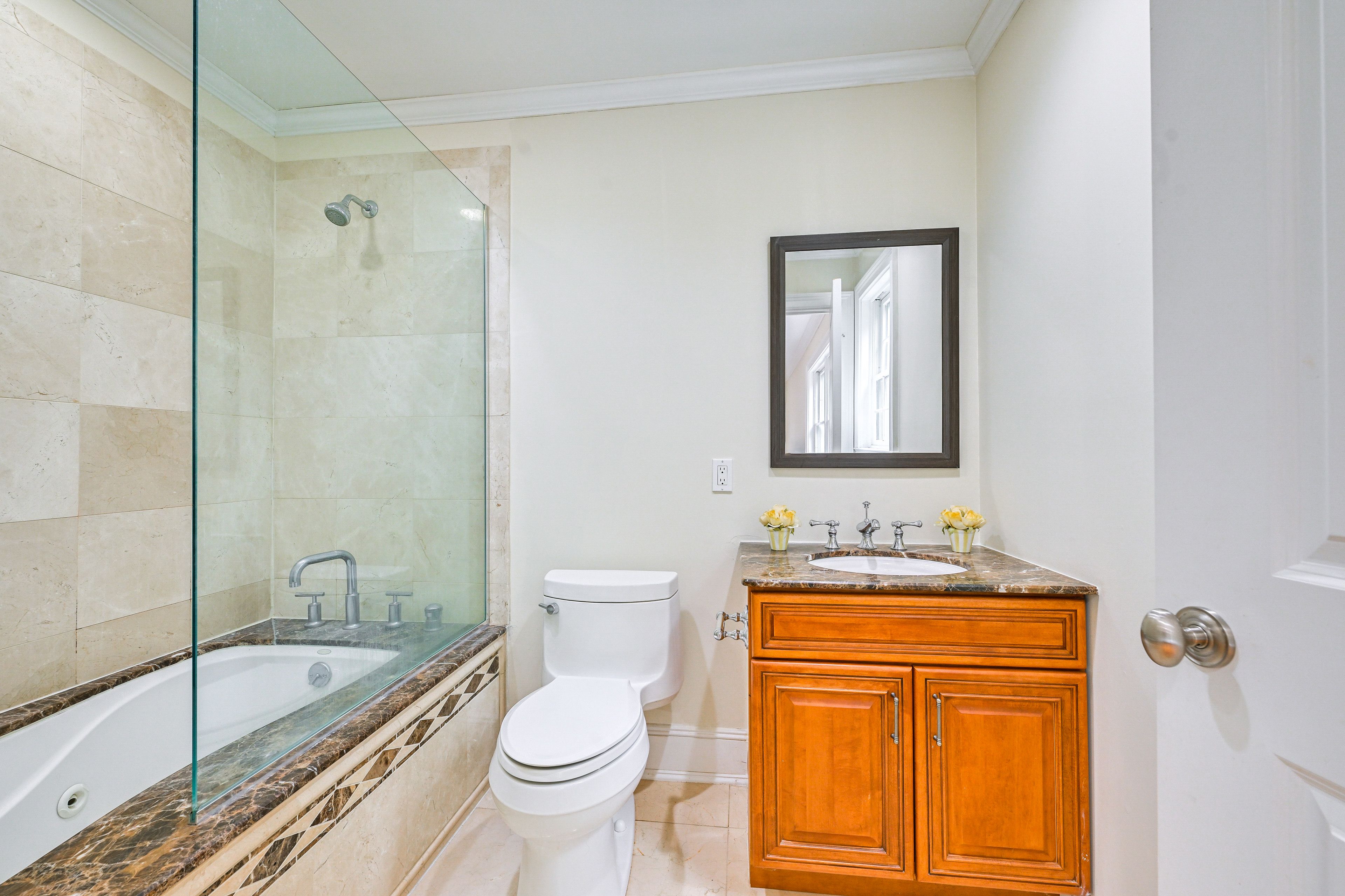 En-Suite Bathroom | Towels Provided | 2nd Floor