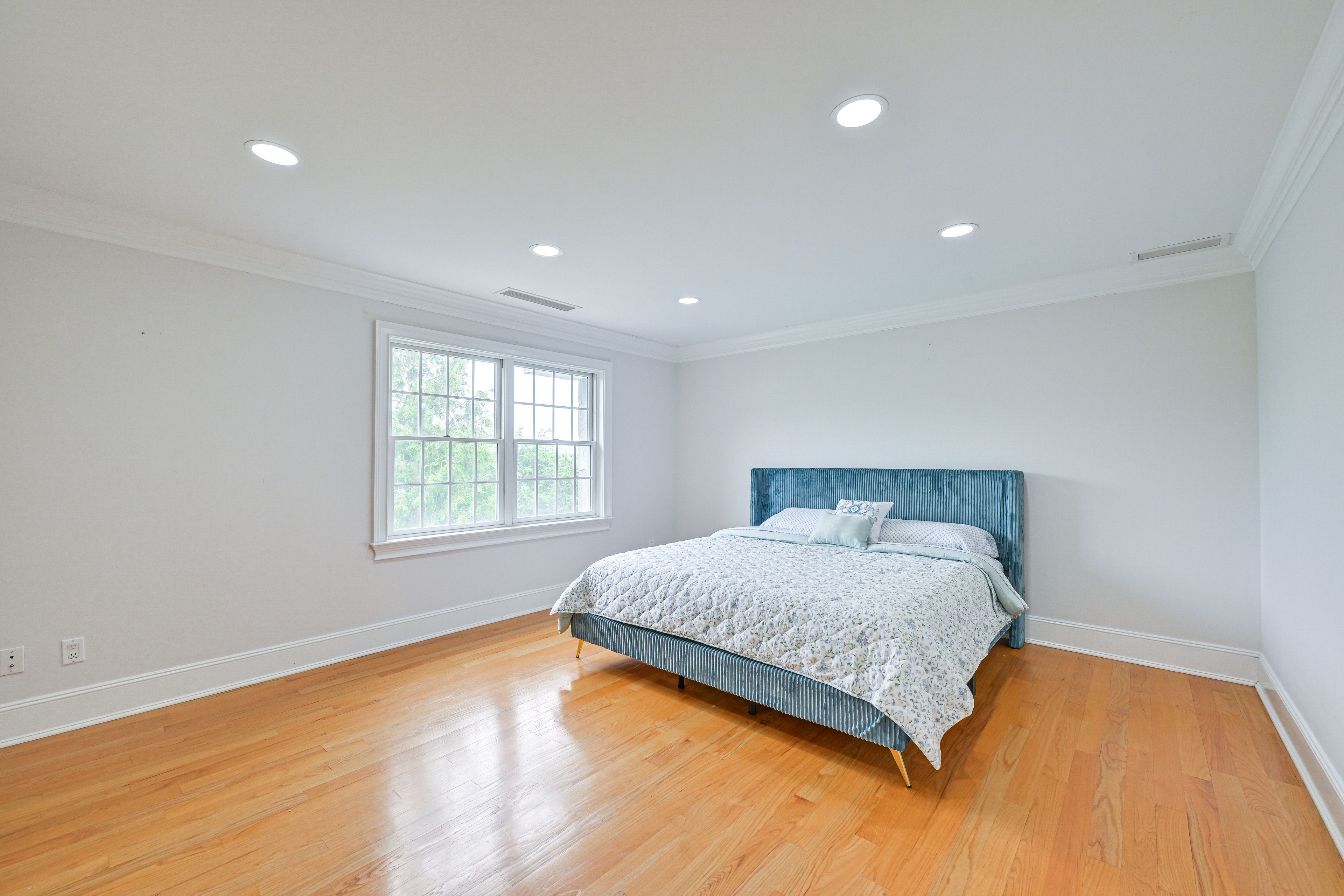 Bedroom 4 | King Bed | 3rd Floor