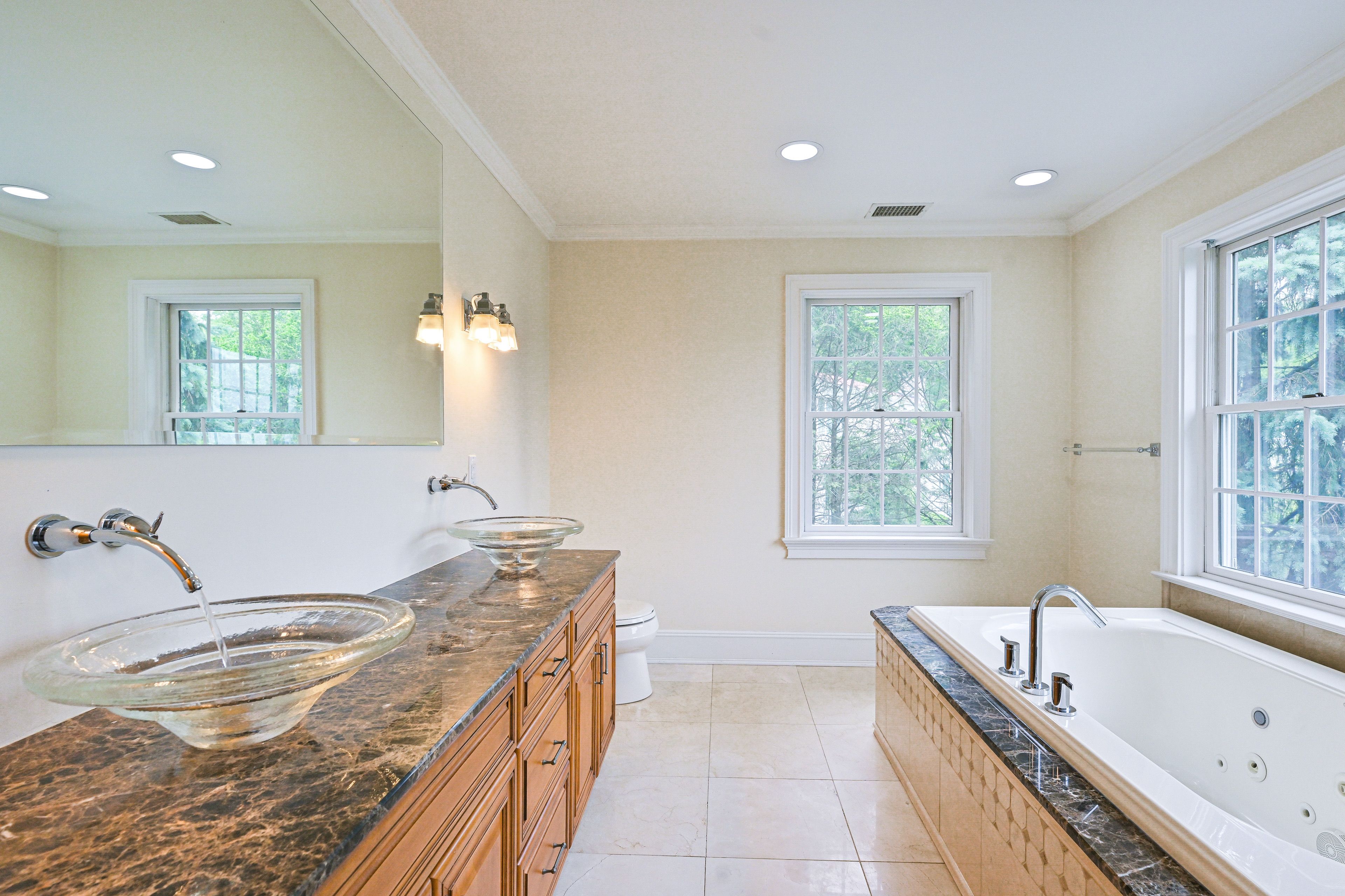 Bathroom | 3rd Floor