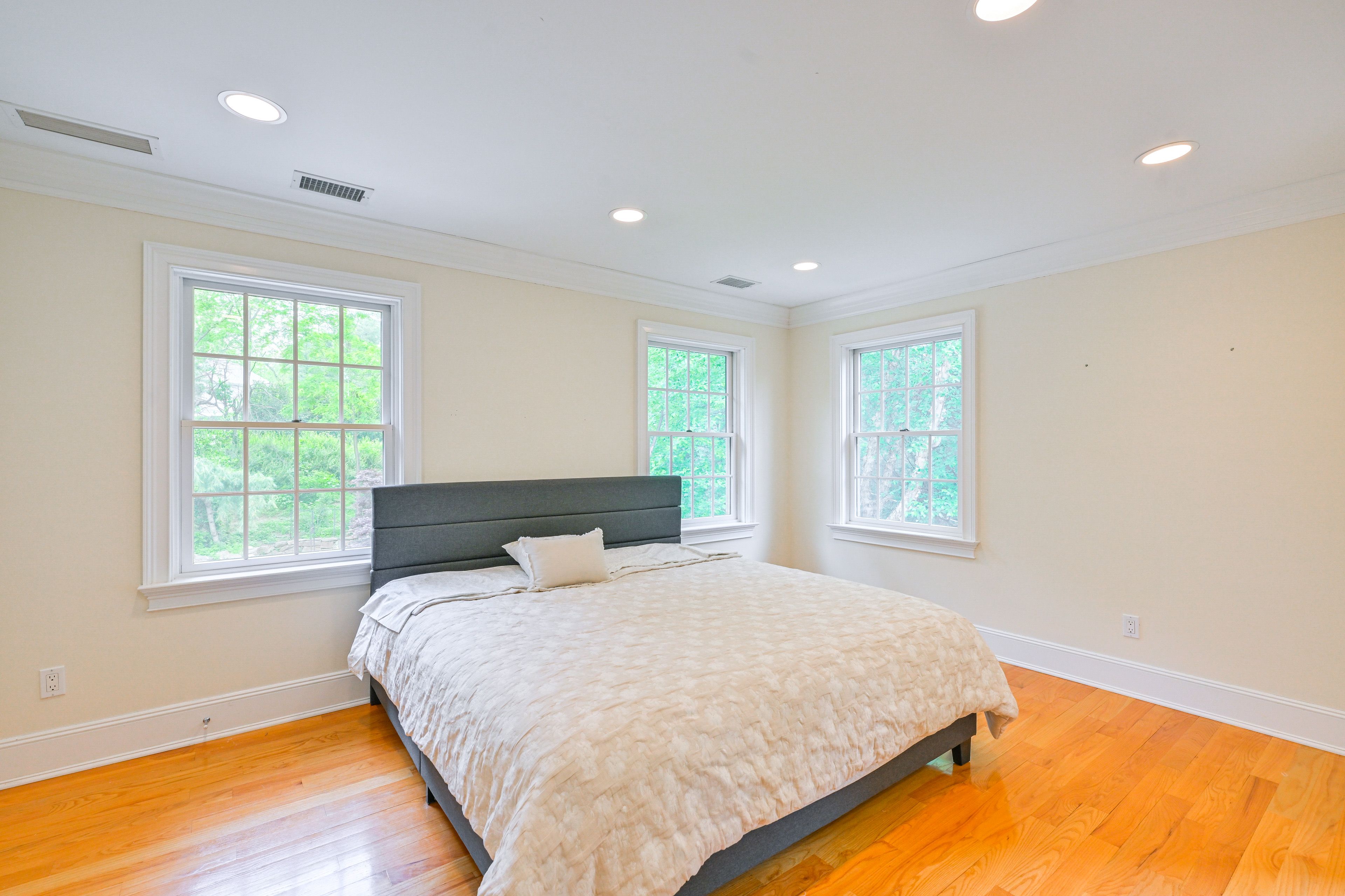 Bedroom 5 | King Bed | 3rd Floor