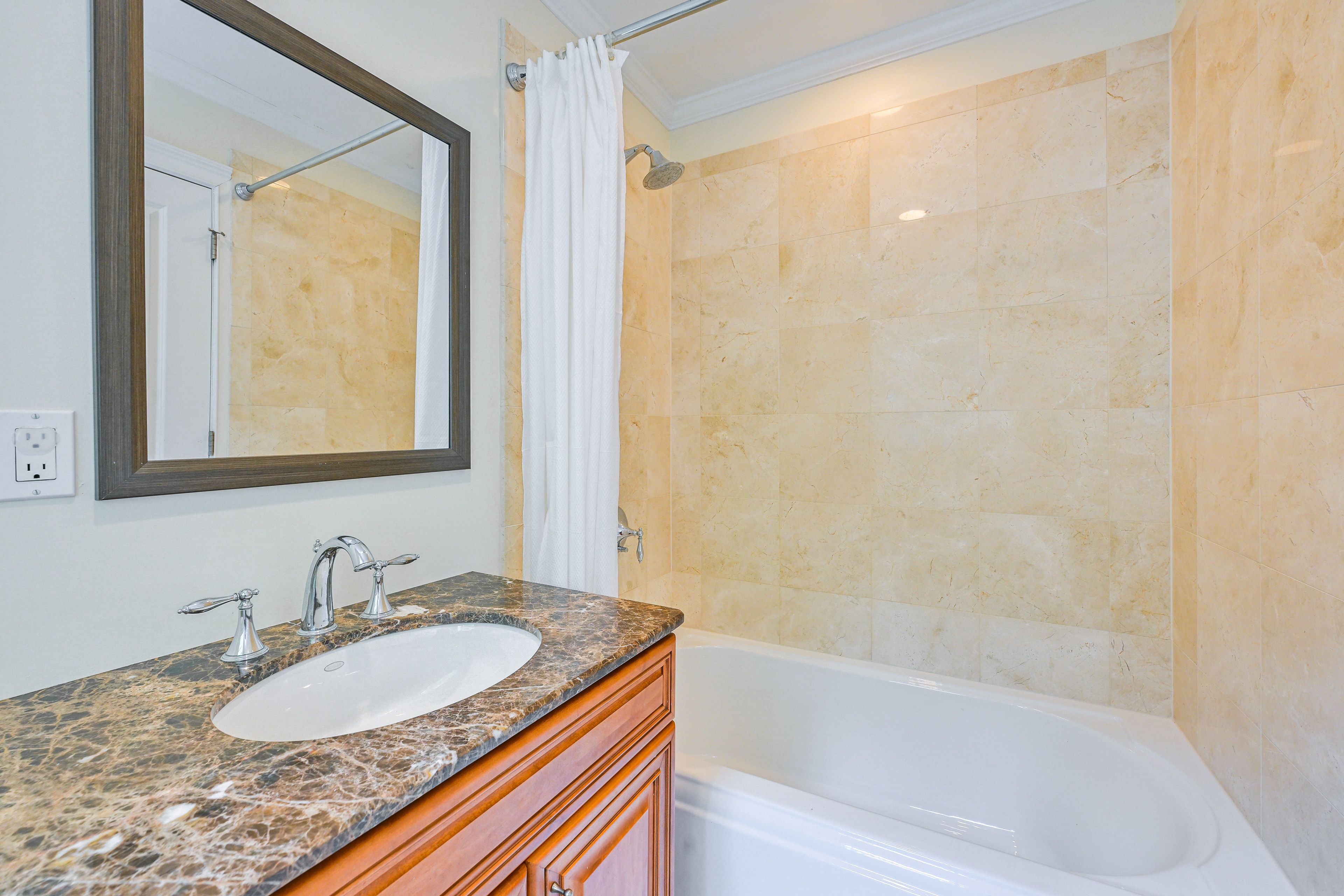Bathroom | 3rd Floor