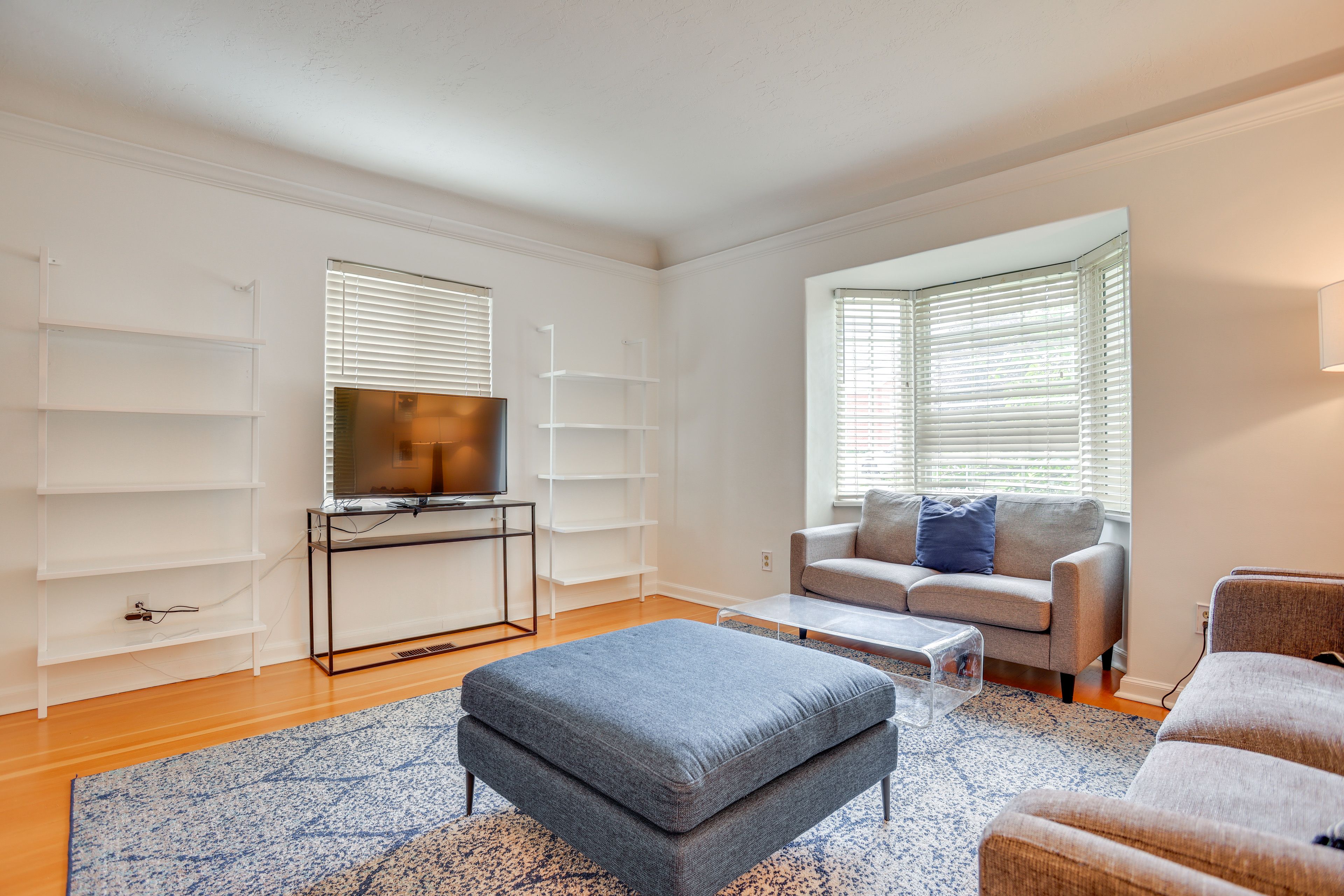 Living Room | 1st Floor | Smart TV