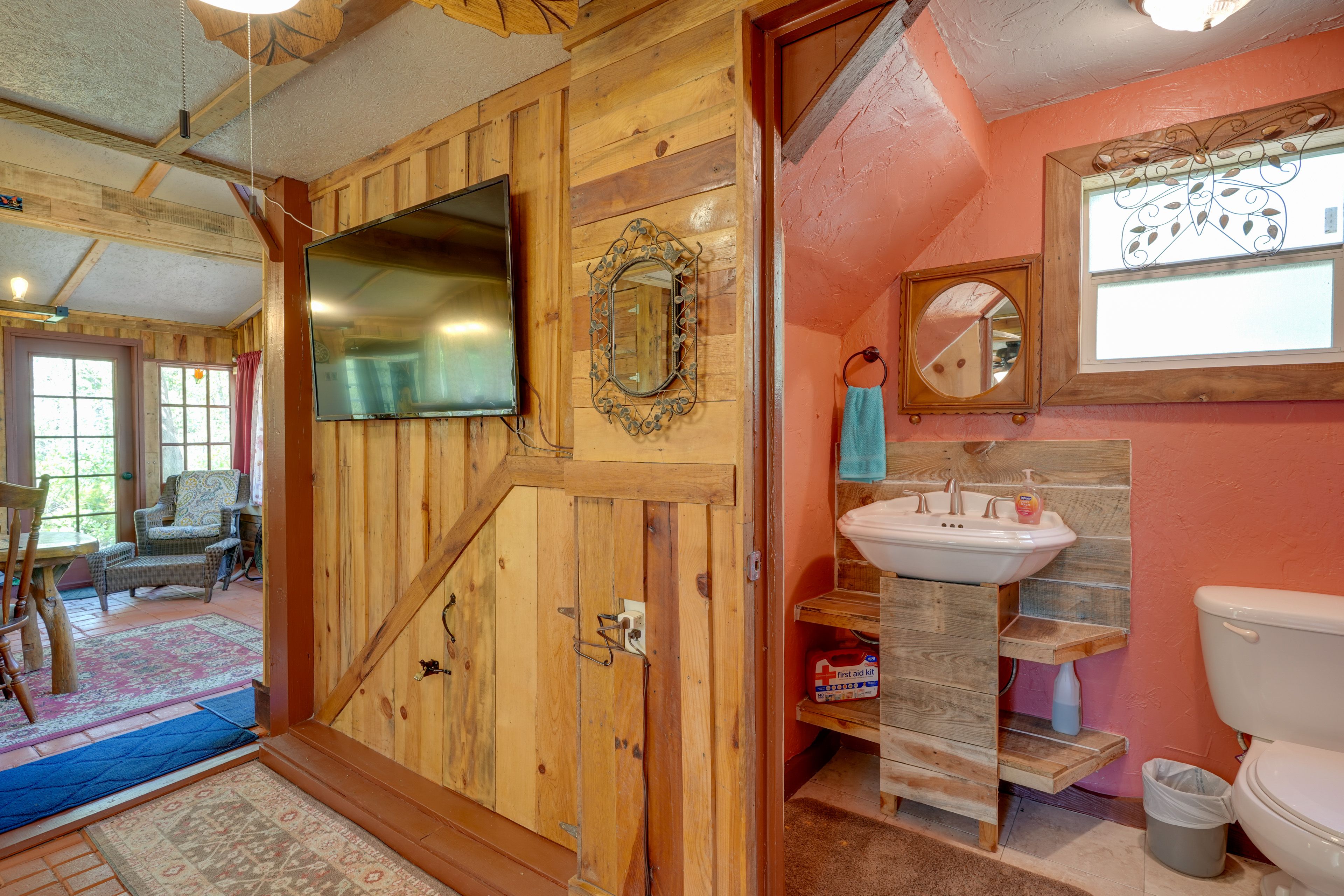 Bathroom | 1st Floor