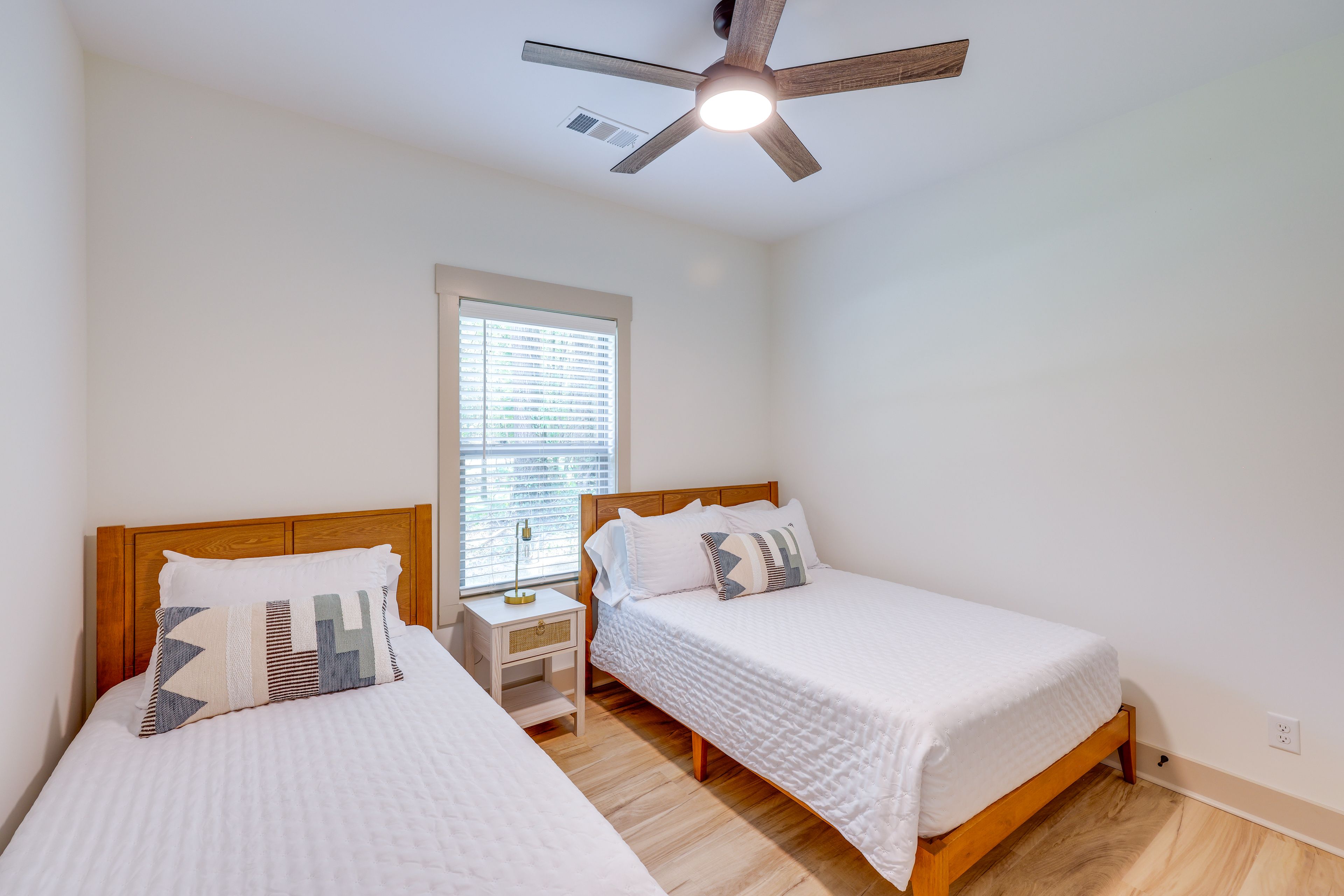 Bedroom 2 | Full Bed | Twin Bed