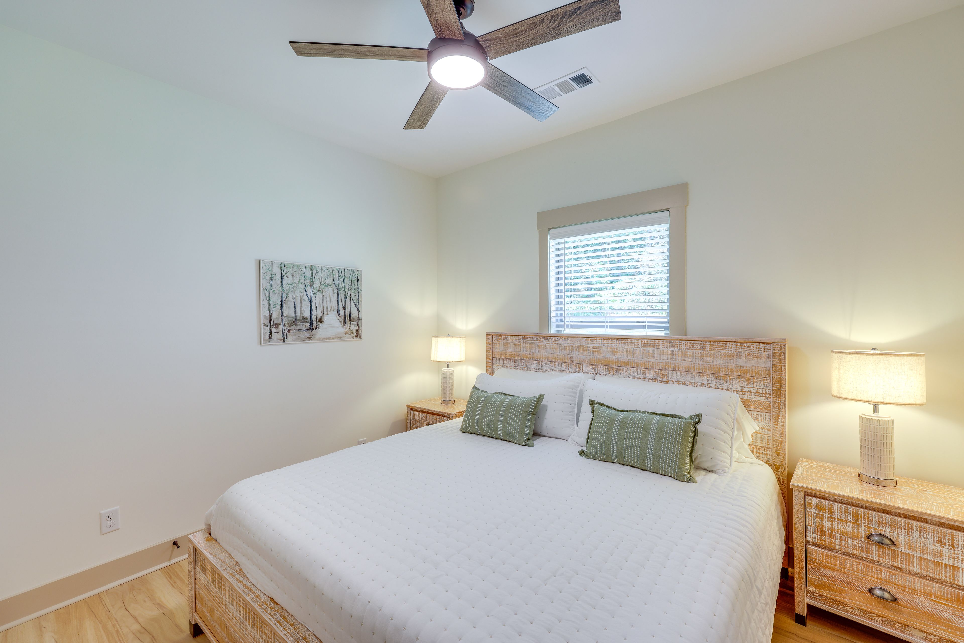 Bedroom 1 | King Bed | Smart TV