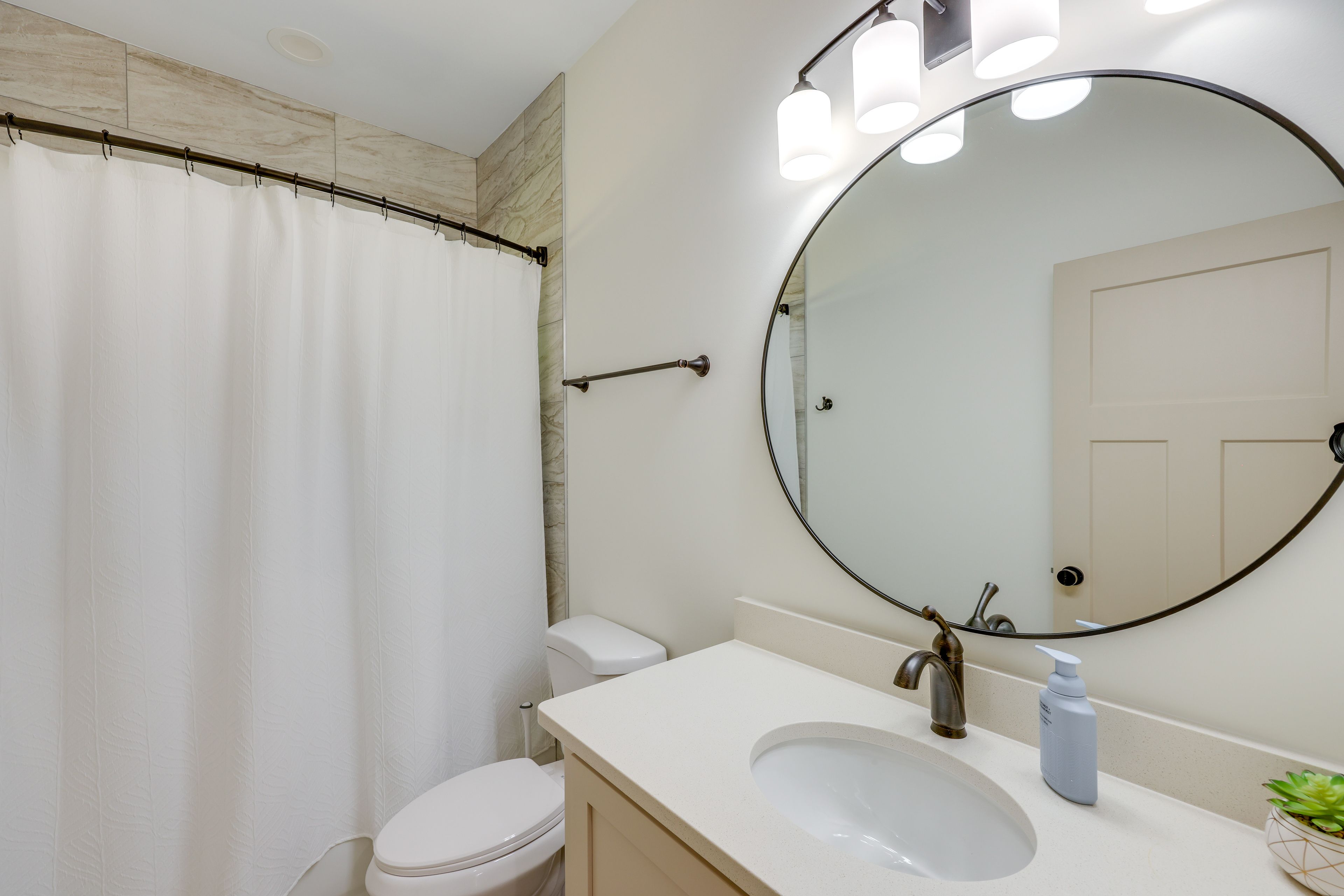 Bathroom | Towels Provided