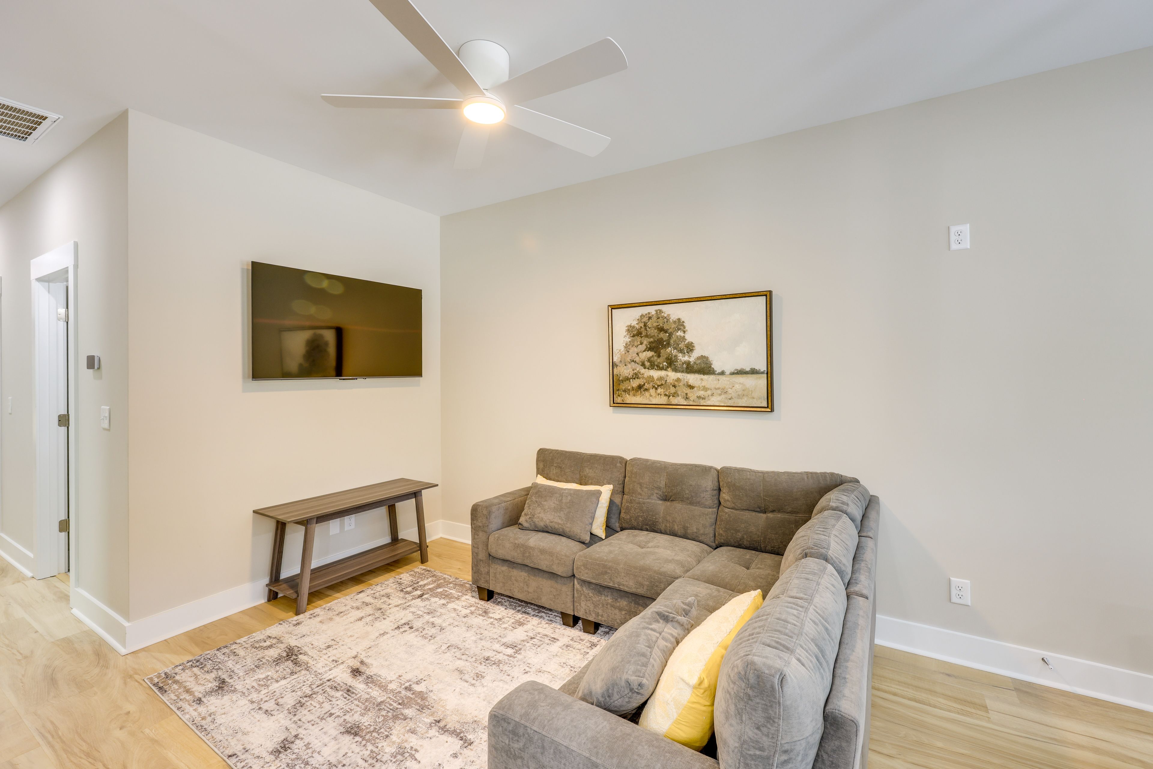 Living Room | Smart TV