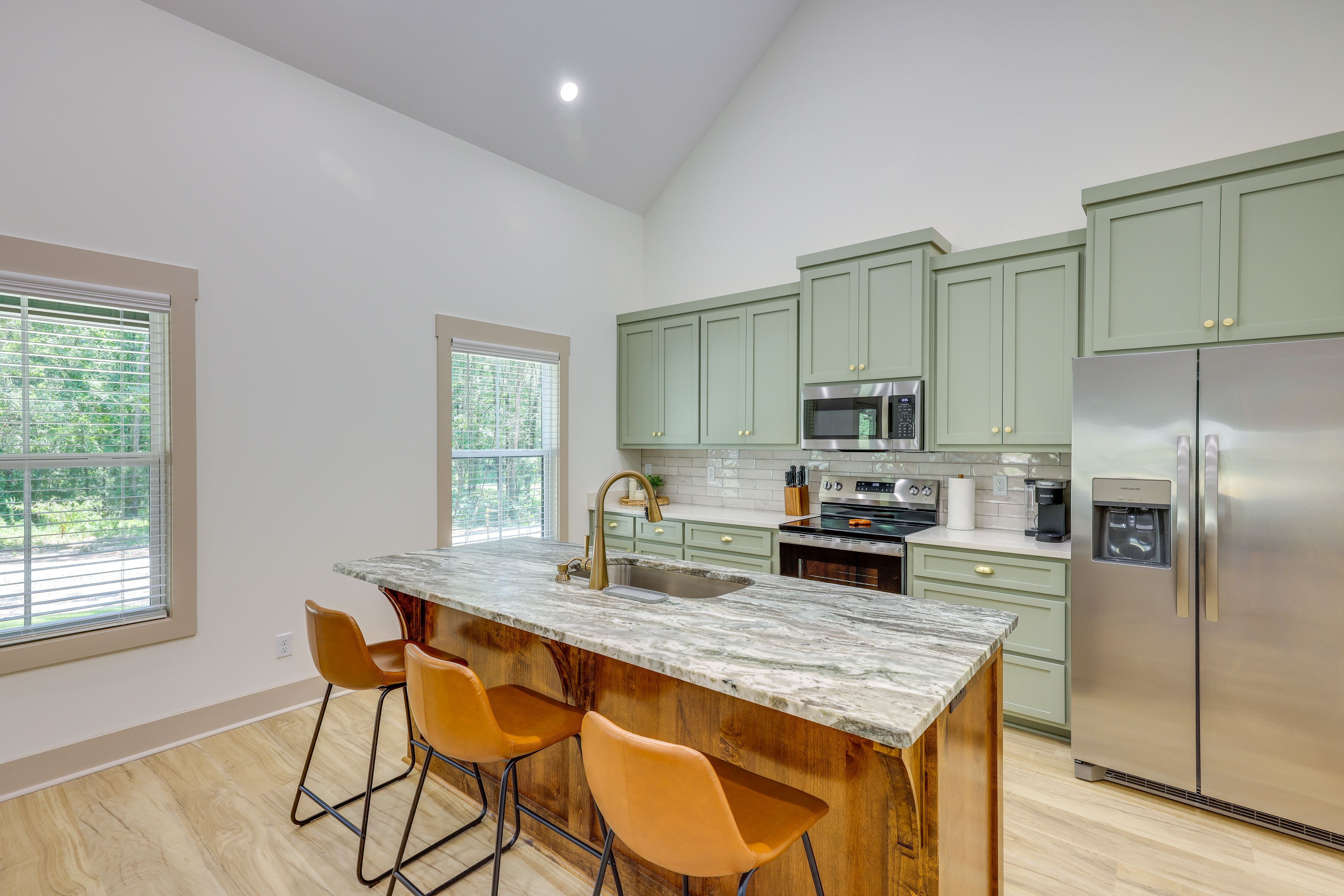 Kitchen | Keurig Coffee Maker | Toaster | Cooking Basics