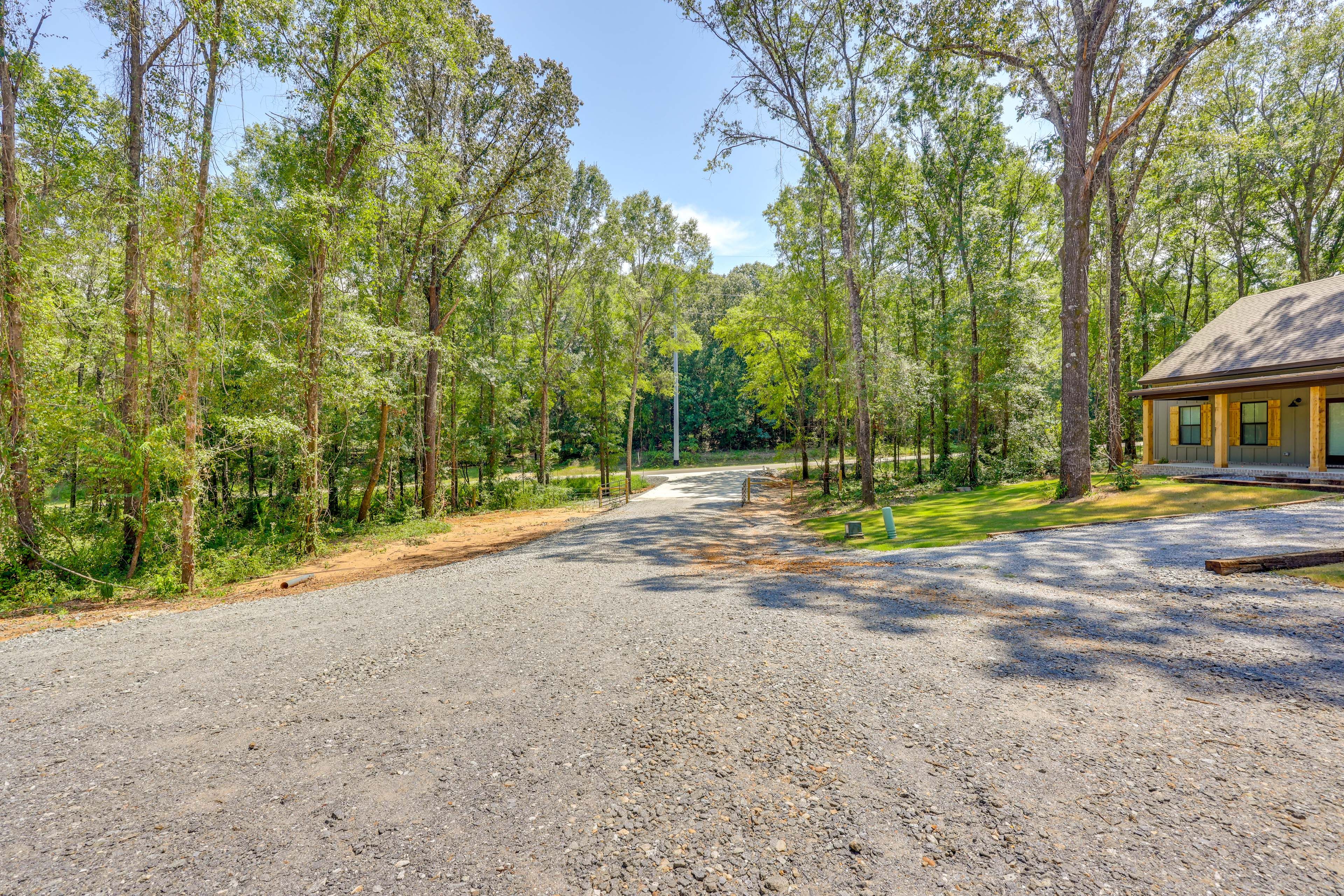 Parking | Sloped Gravel Driveway (2 Vehicles) | Cul-De-Sac Parking