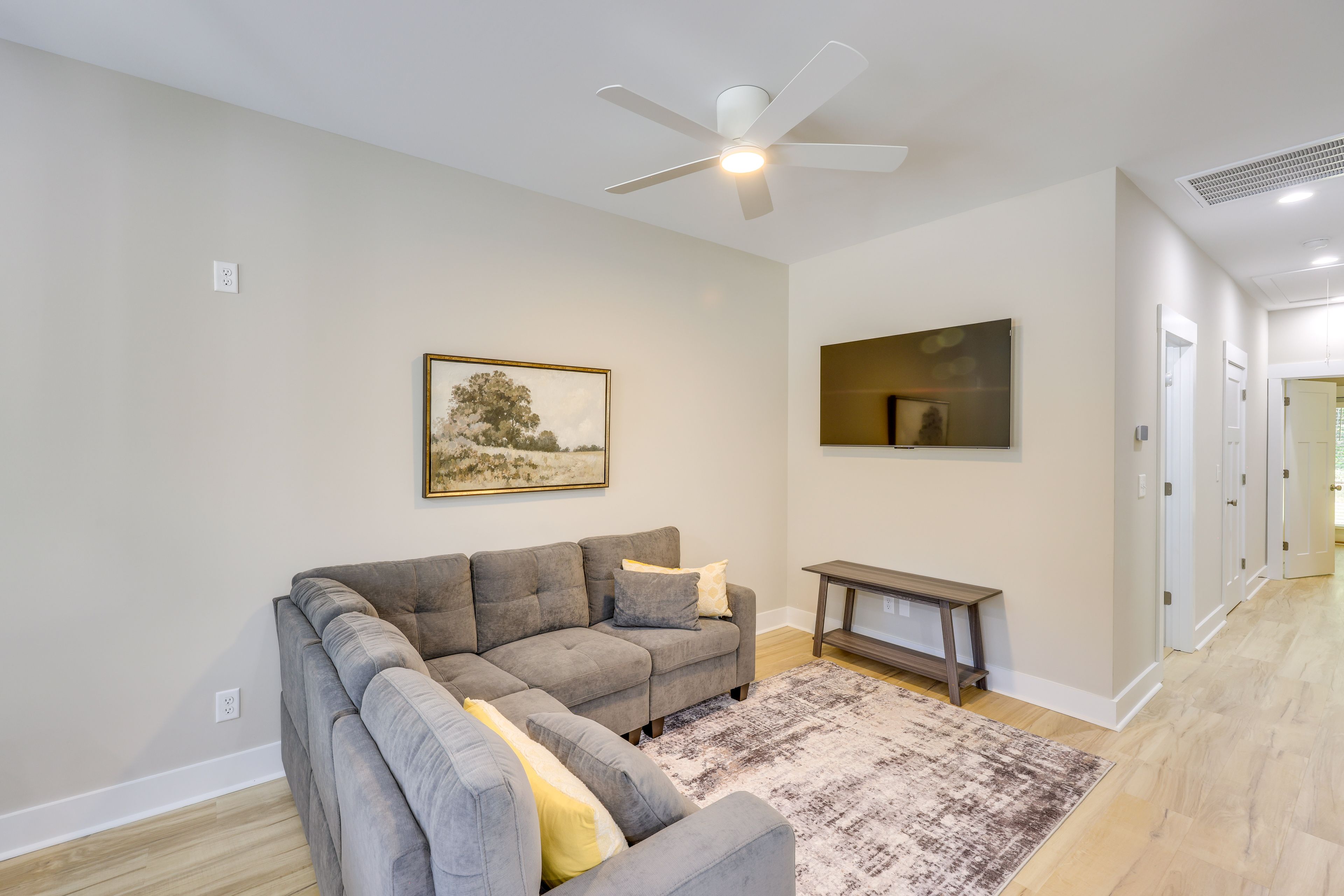 Living Room | Smart TV | Free WiFi