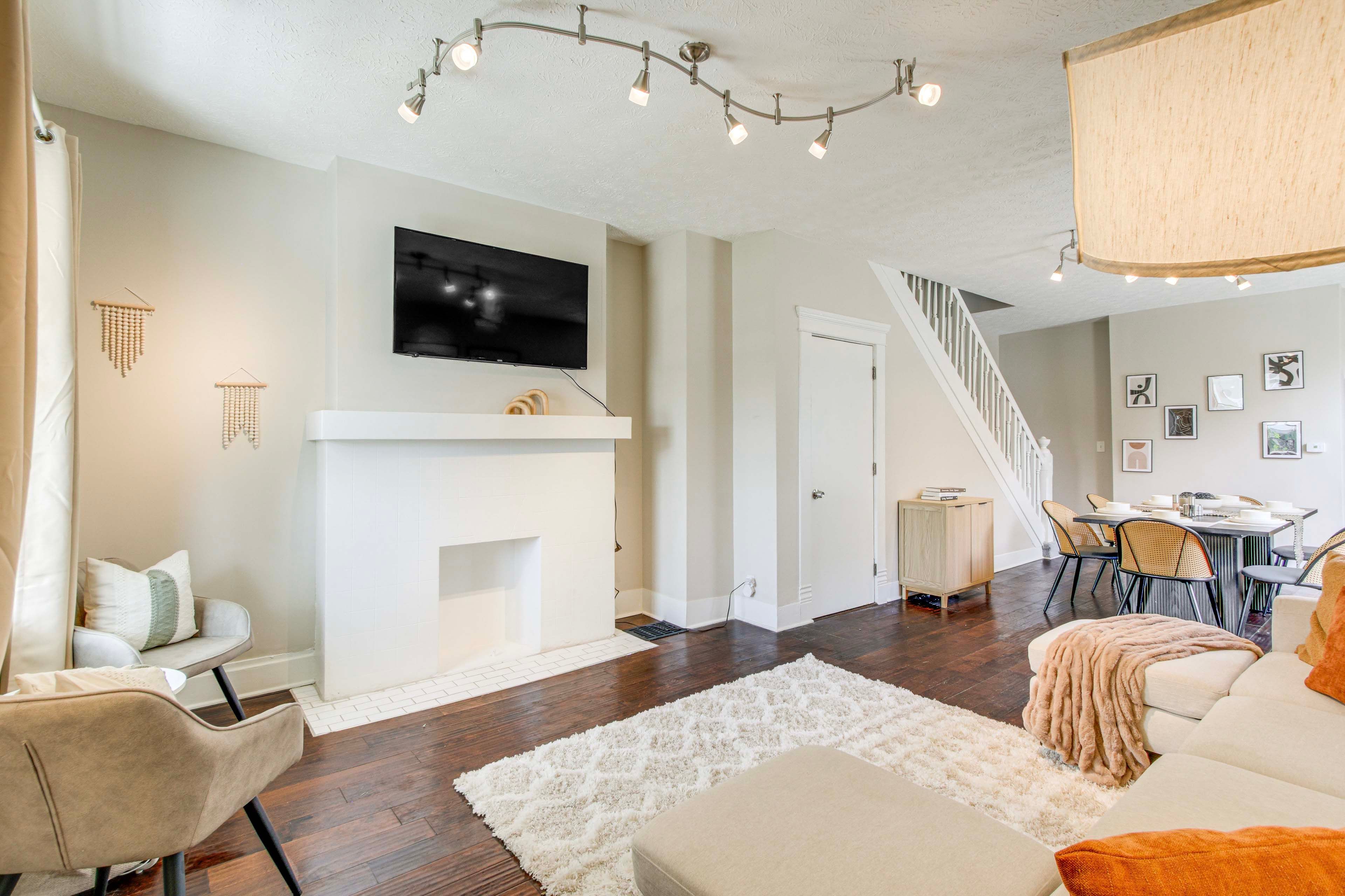 Living Room | Smart TV | Central A/C | Modular Sleeper Sofa | 1st Floor