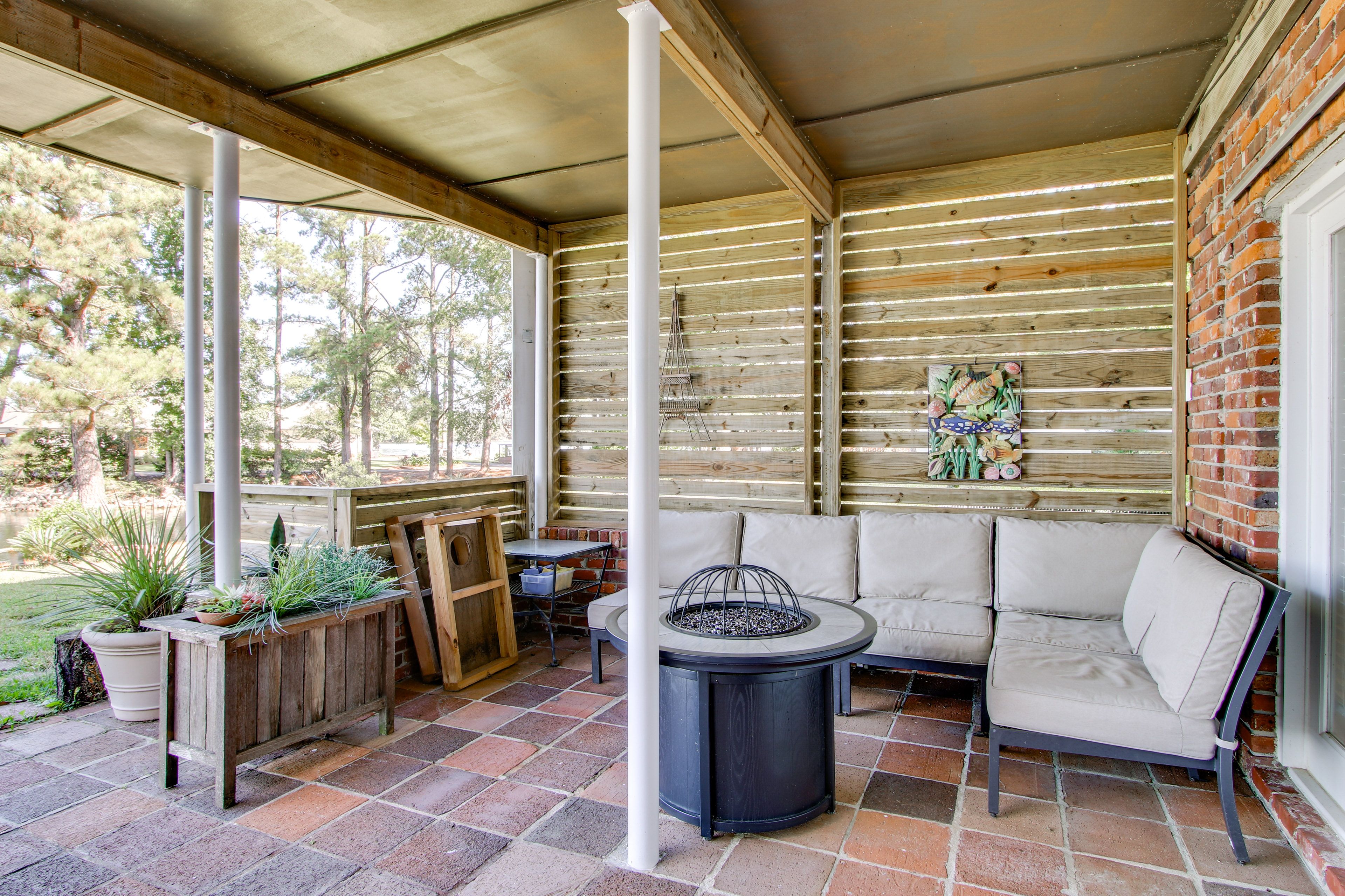 Furnished Patio | Gas Grill & Fire Pit