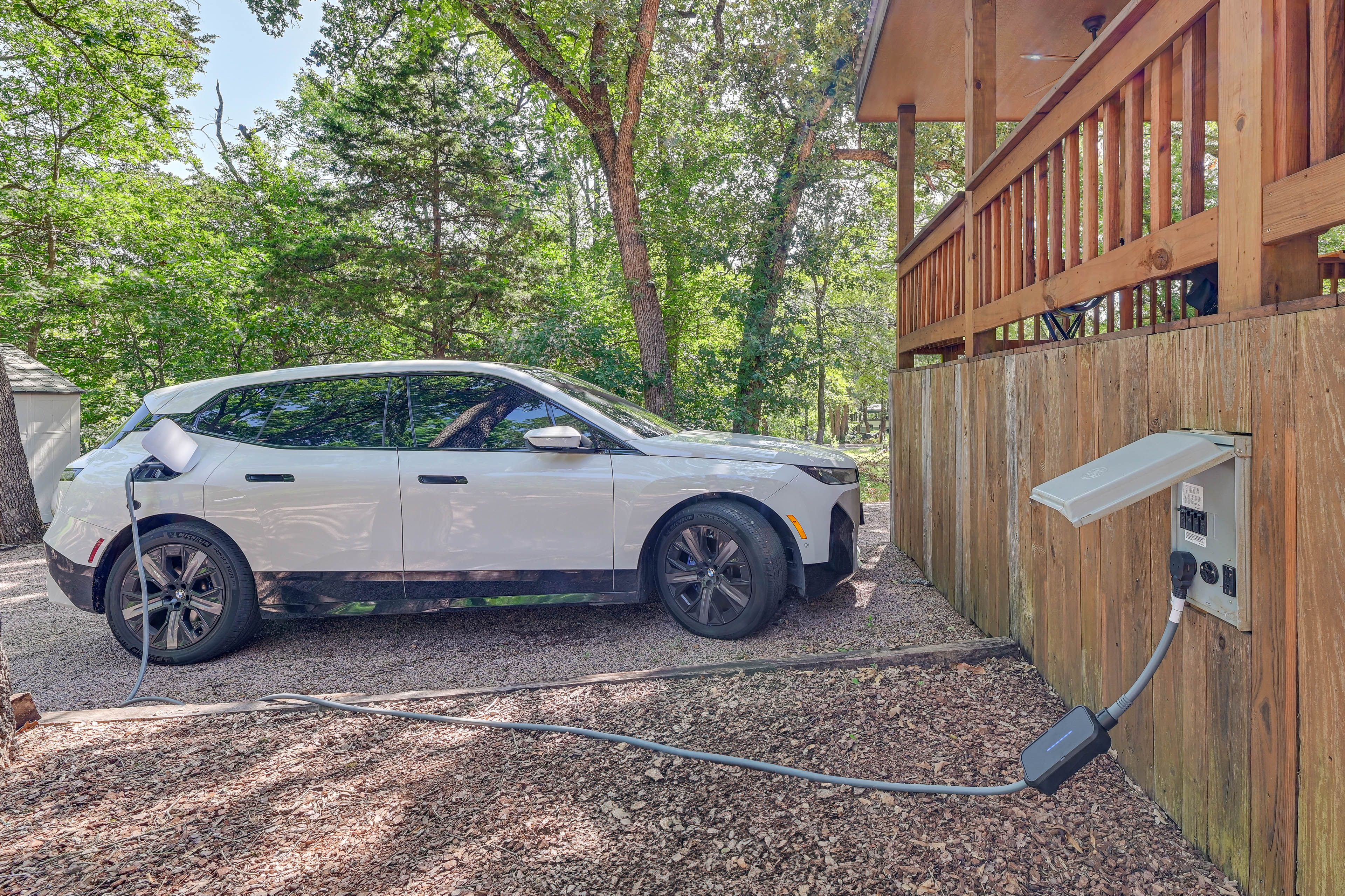 Parking | Driveway (4 Vehicles) | RV Parking | EV Charger