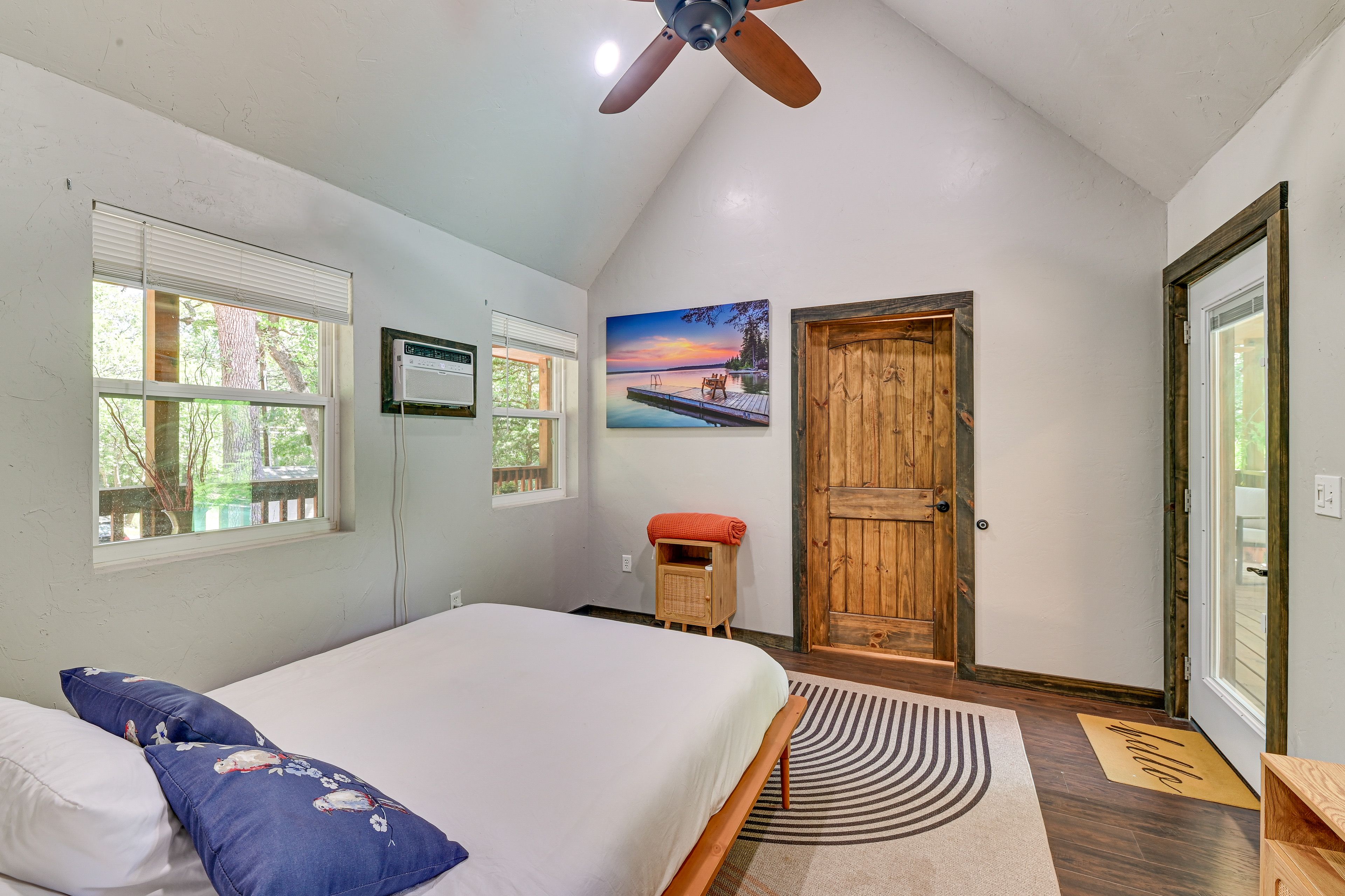 Bedroom | Queen Bed | 1st Floor