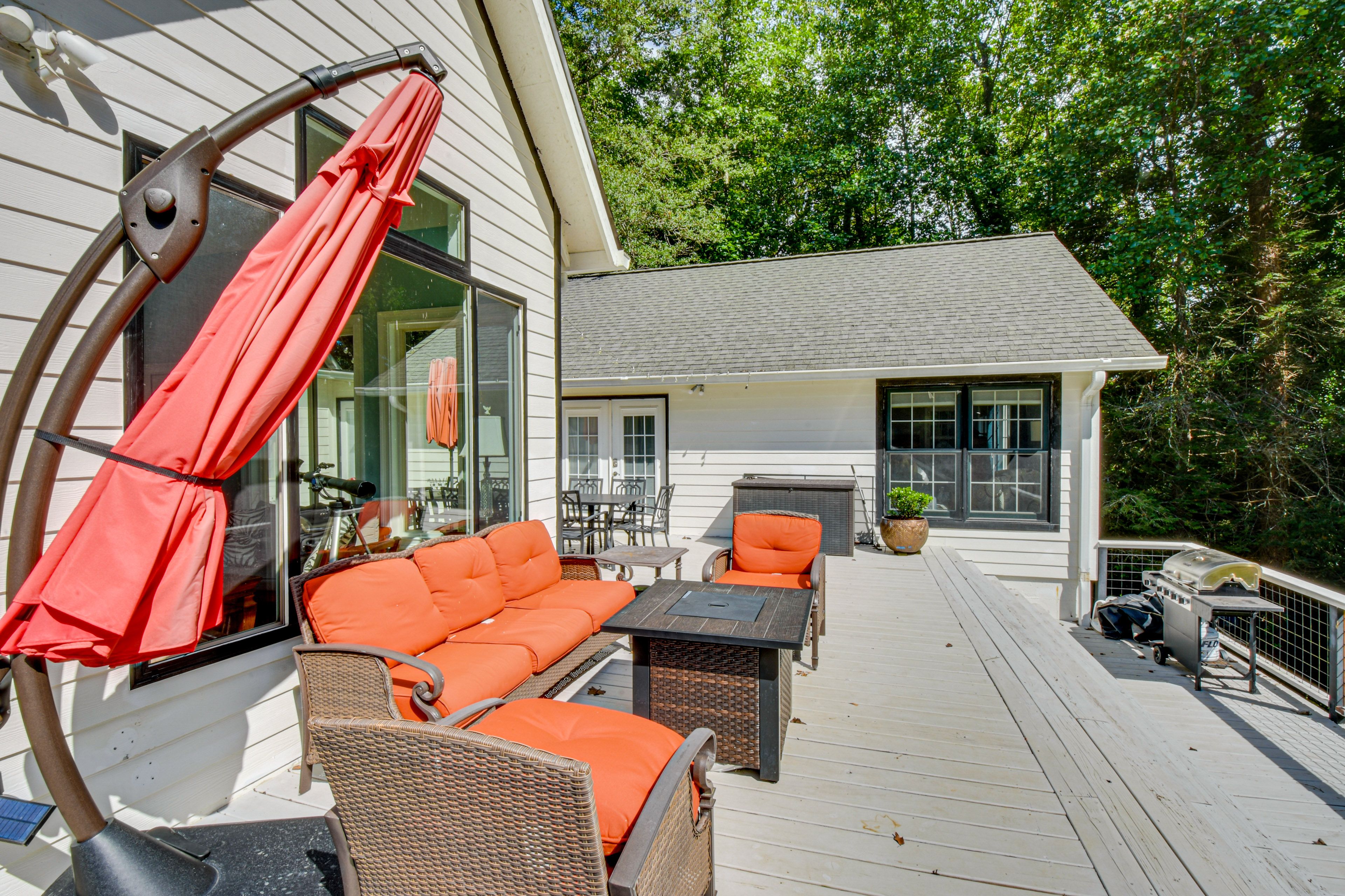 Deck | Gas Fire Pit | Gas Grill