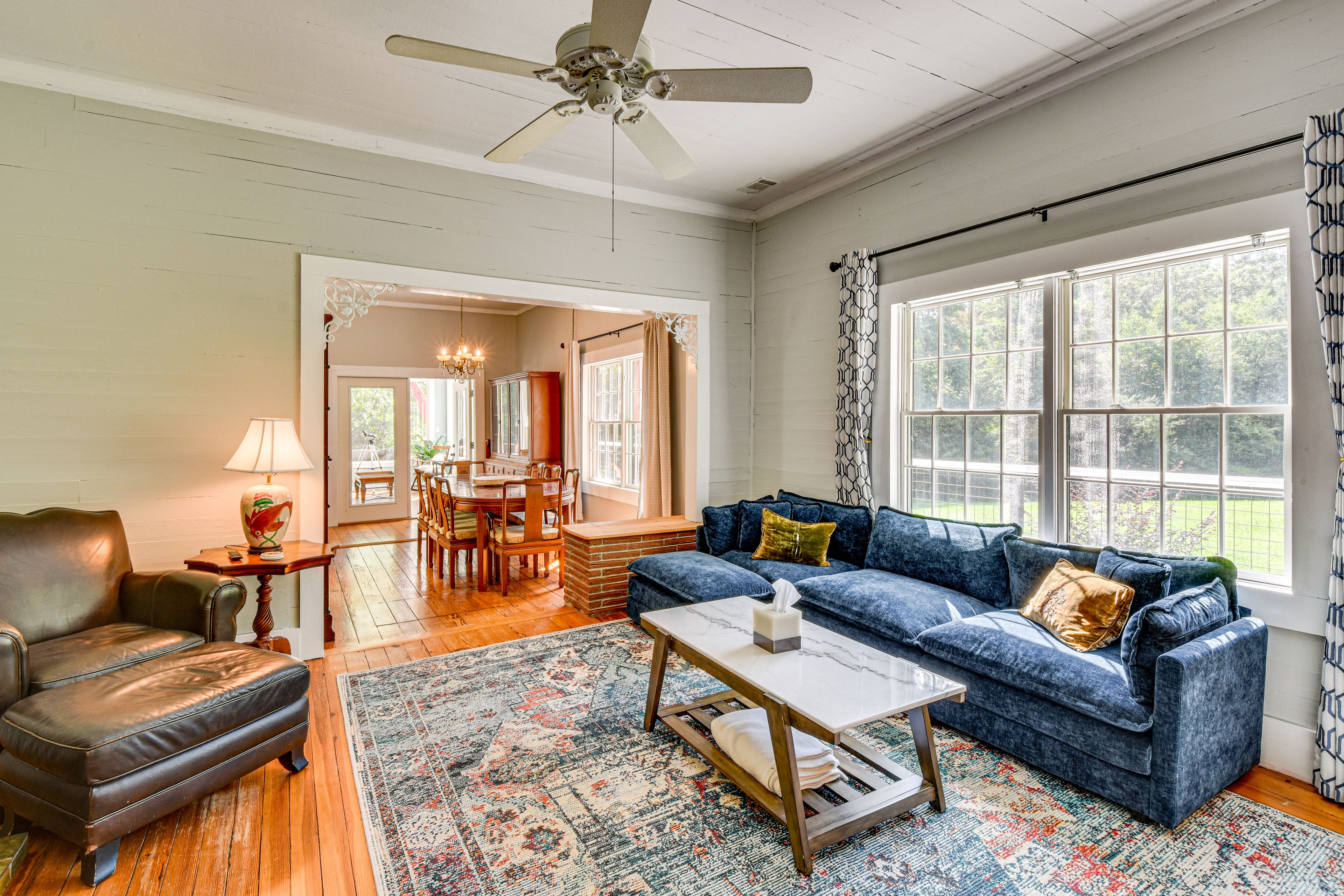 Living Room | Queen Sleeper Sofa