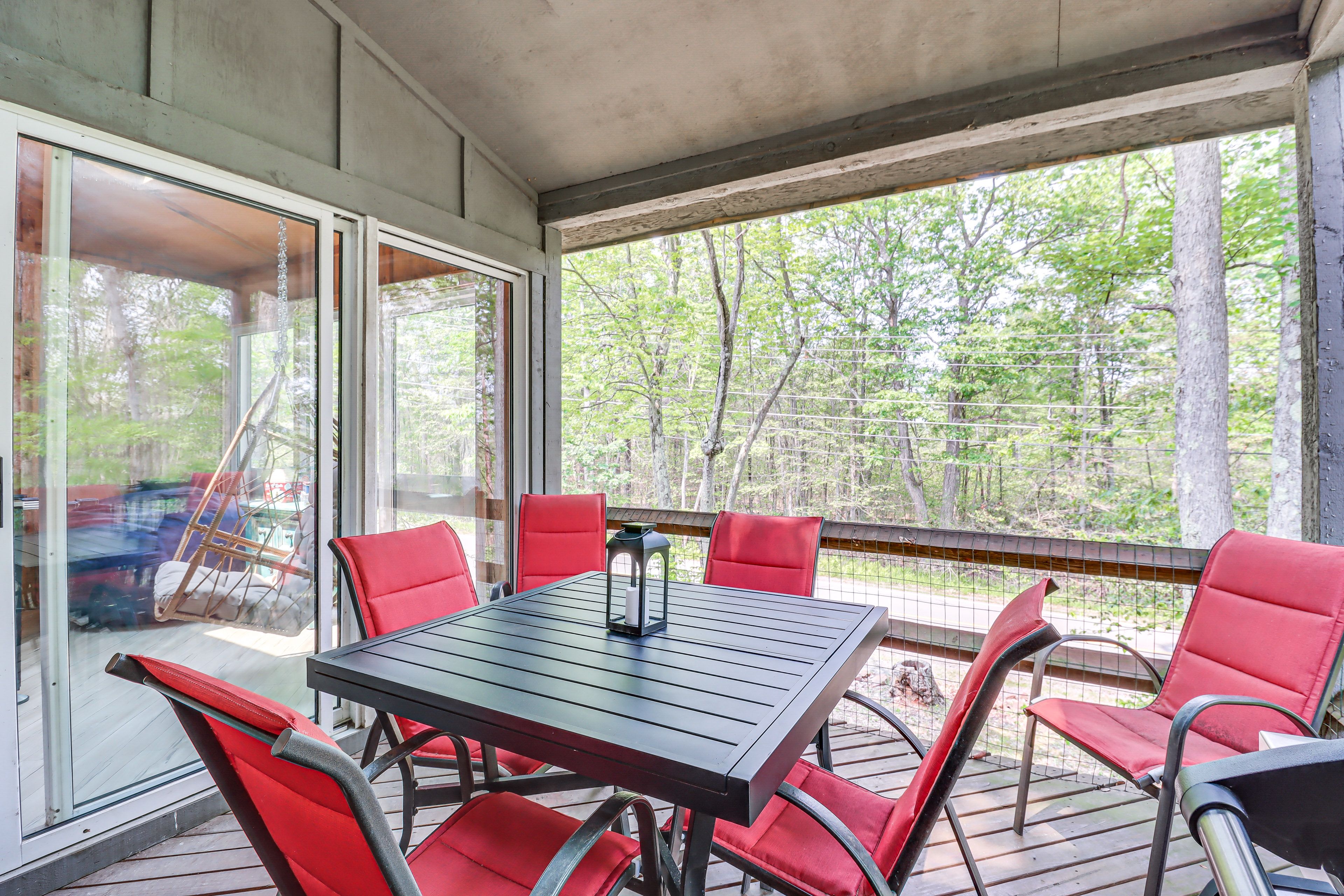 Lake Harmony Vacation Rental | 2BR | 2BA | 870 Sq Ft | 4 Steps to Enter