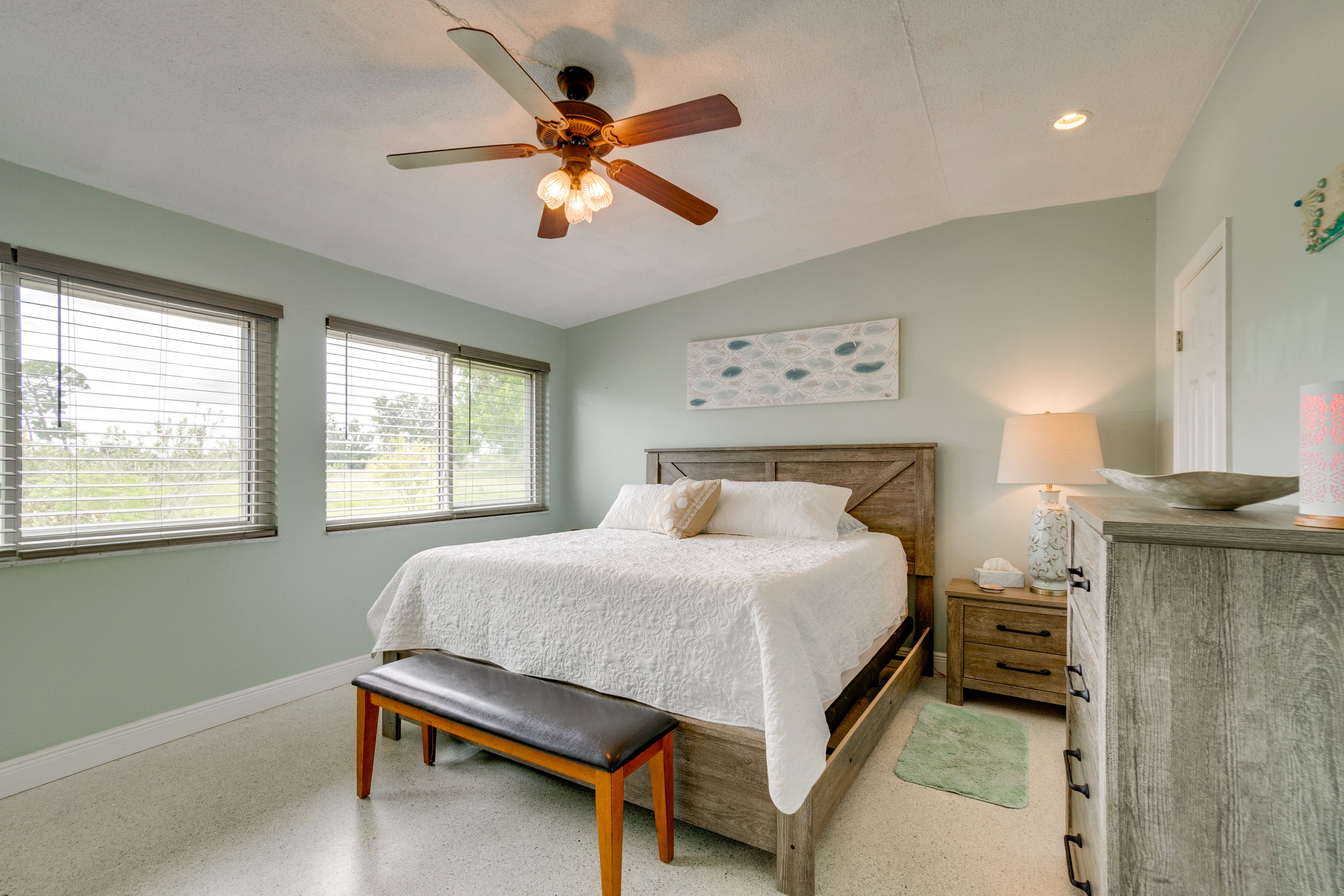 Bedroom 1 | King Bed