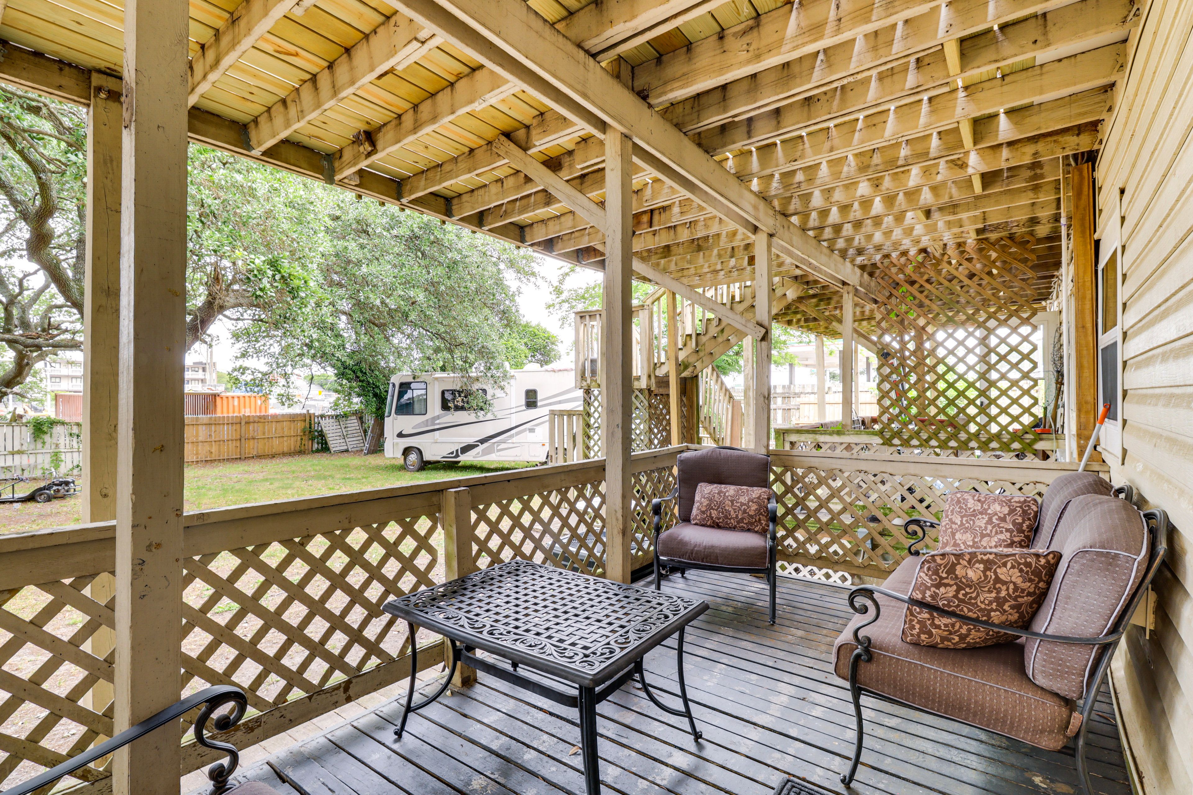 Furnished Deck