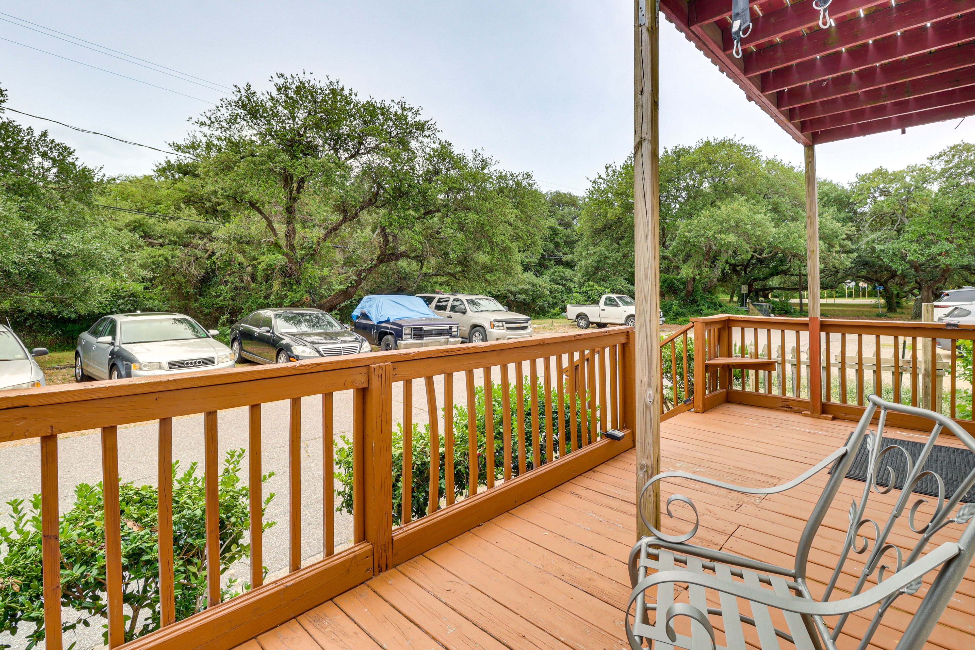 Furnished Porch