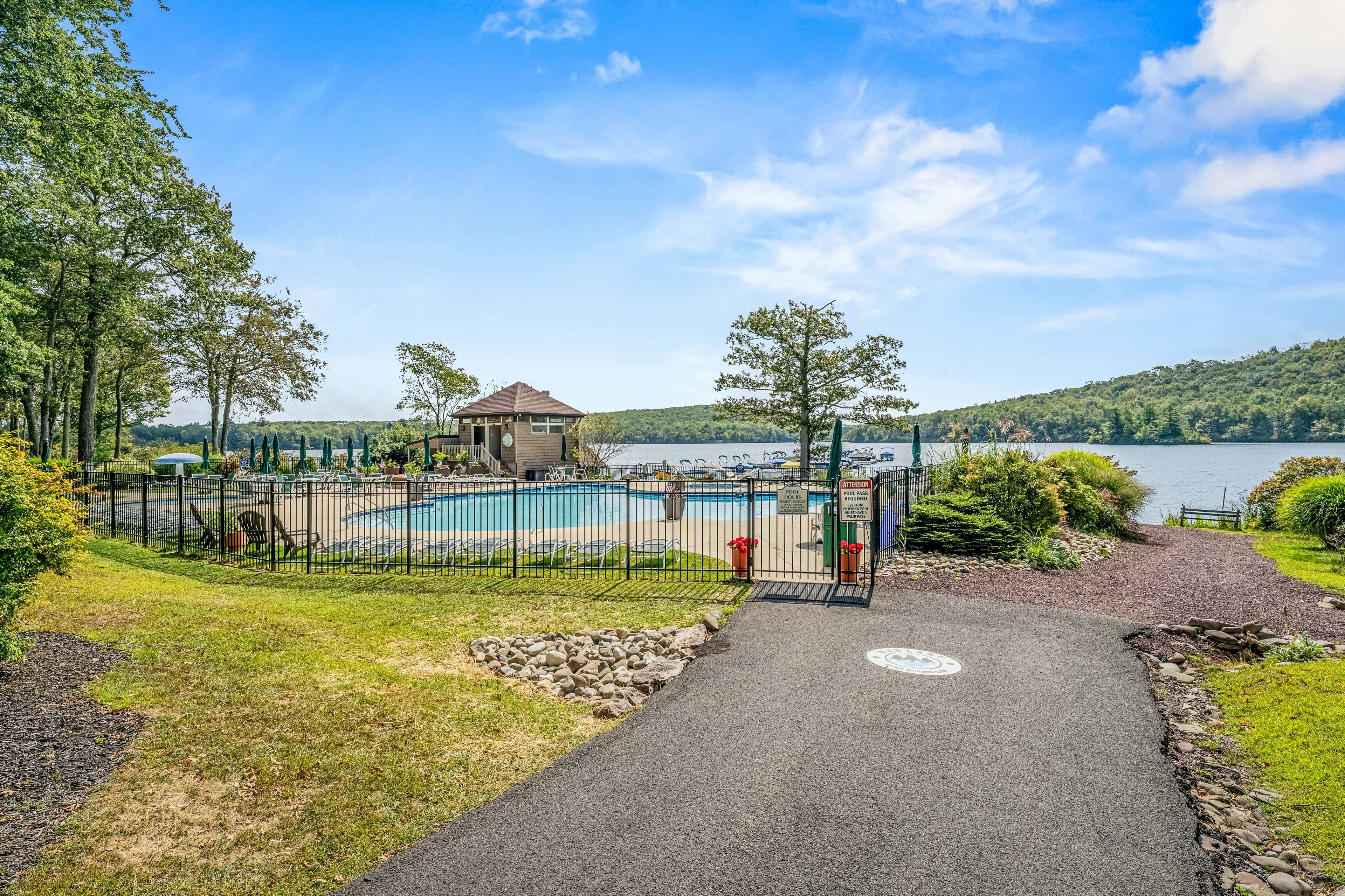 Midlake | Community Amenities