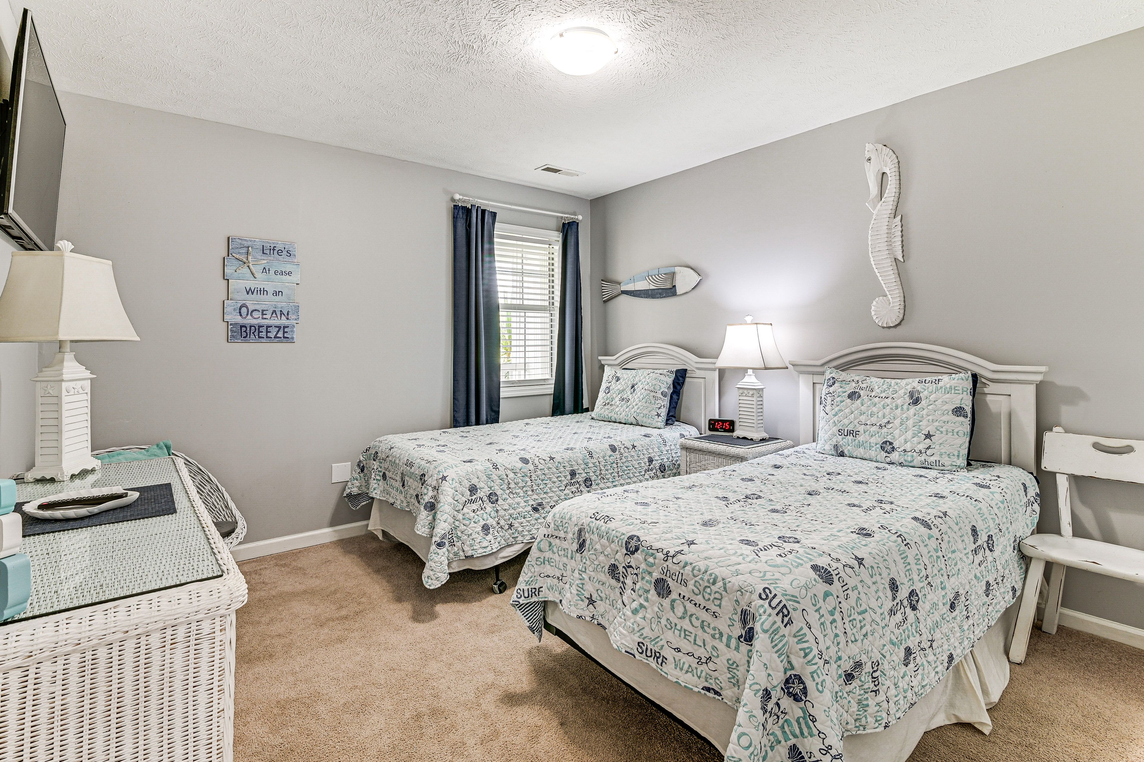 Bedroom 2 | 2 Twin Beds