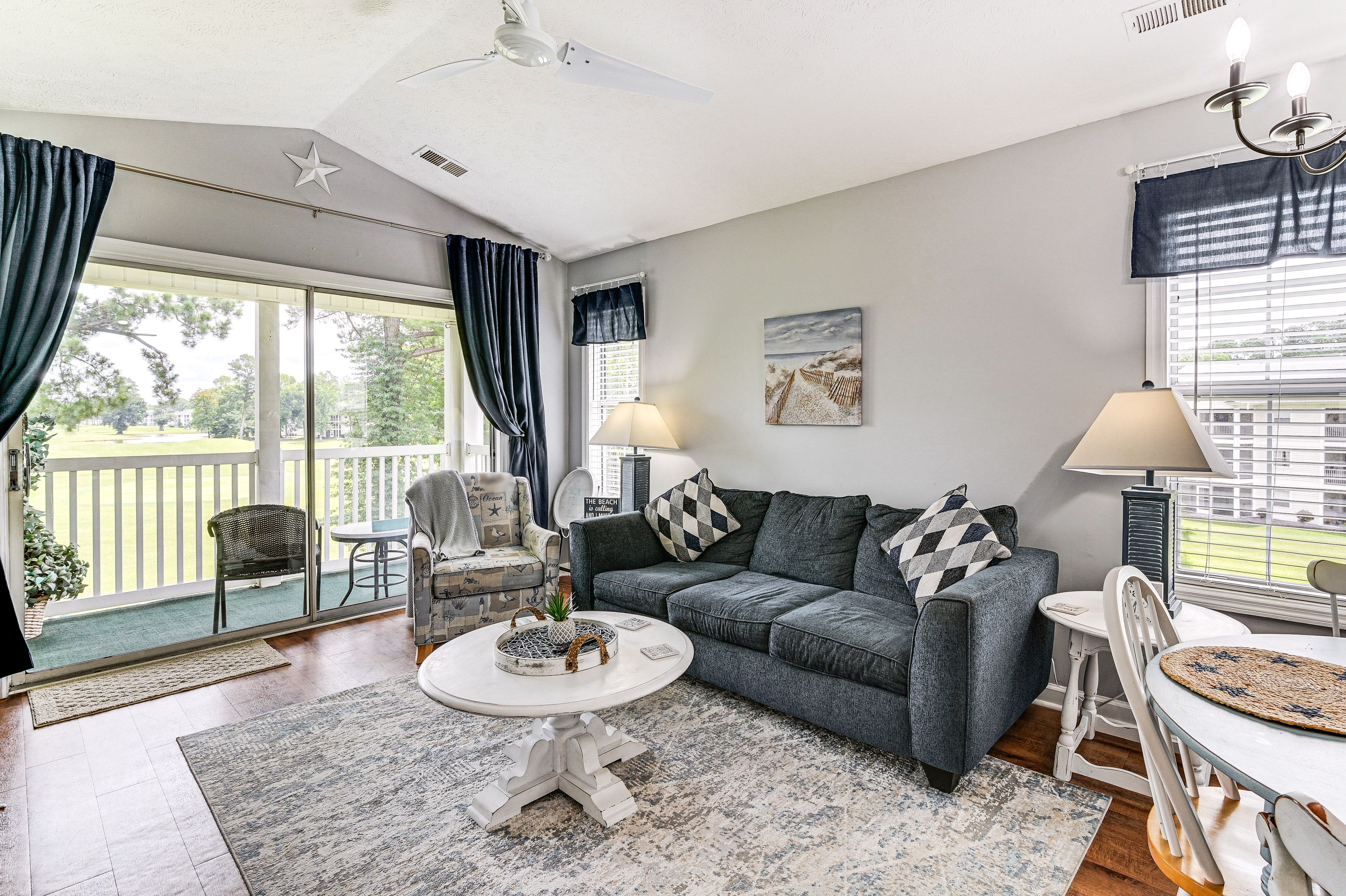 Living Room | Free WiFi | Smart TV | Sleeper Sofa