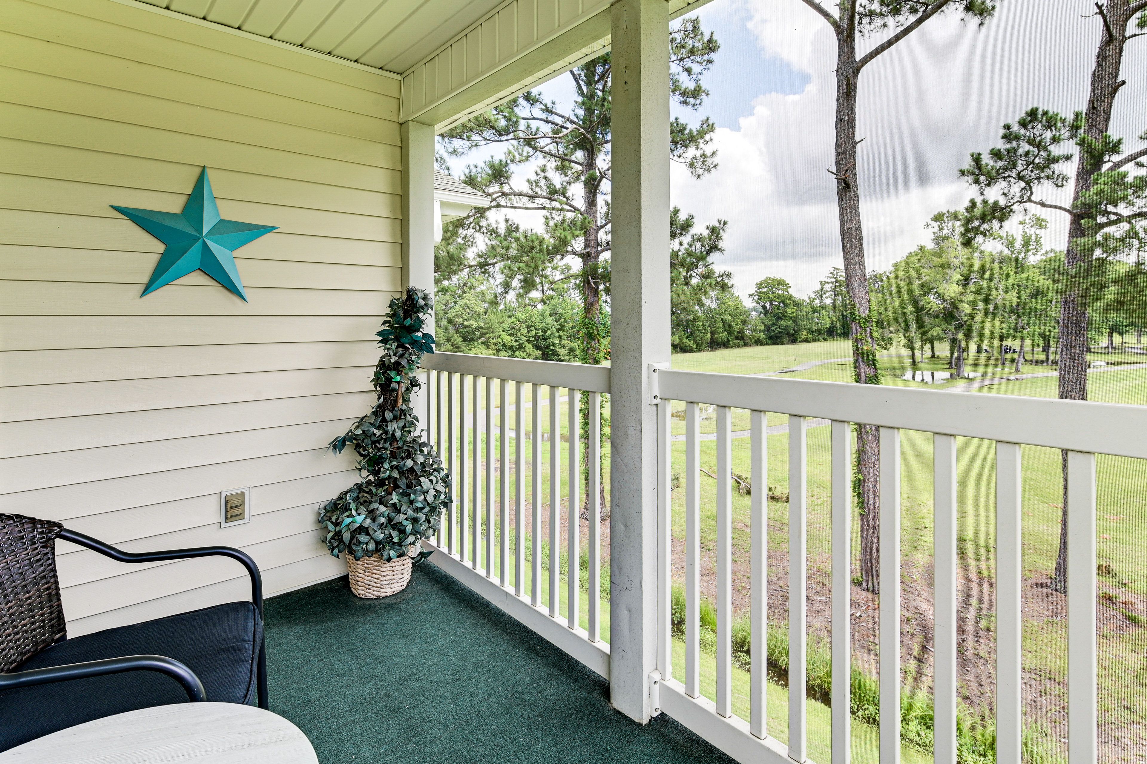 Screened Balcony