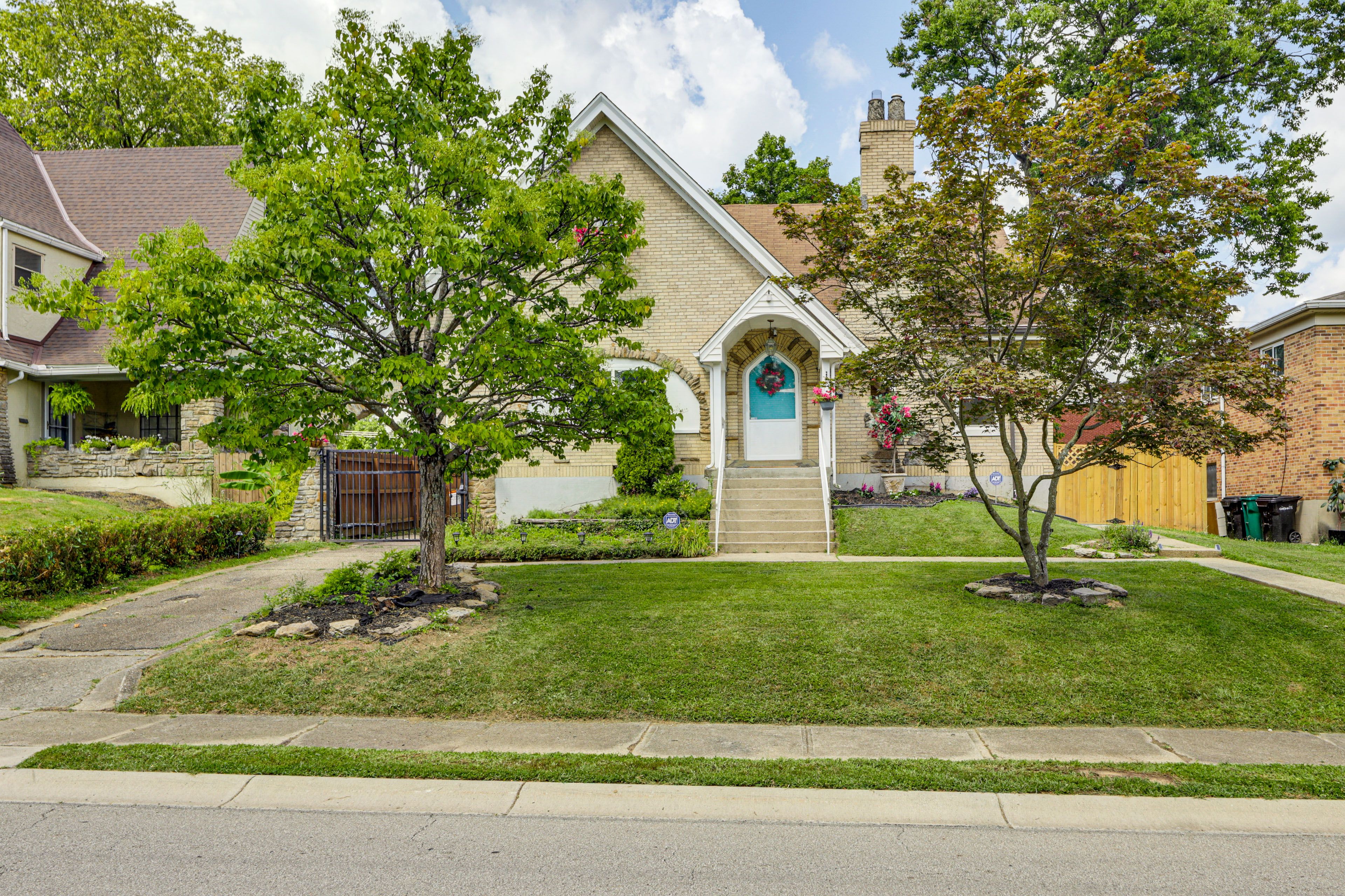 Exterior | Parking | Backyard (2 Vehicles) | Free Street Parking