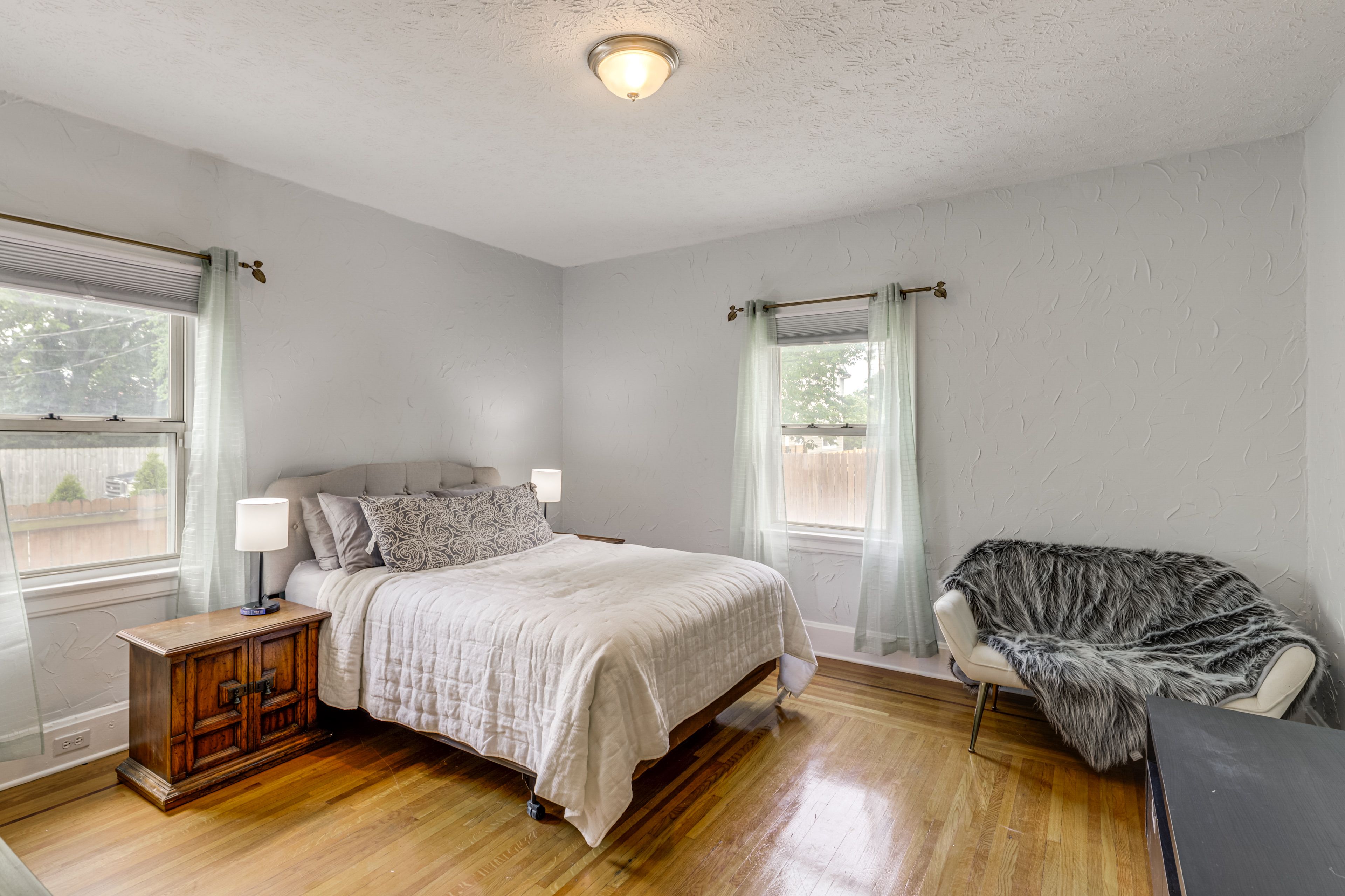 Bedroom 1 | 1st Floor | Queen Bed