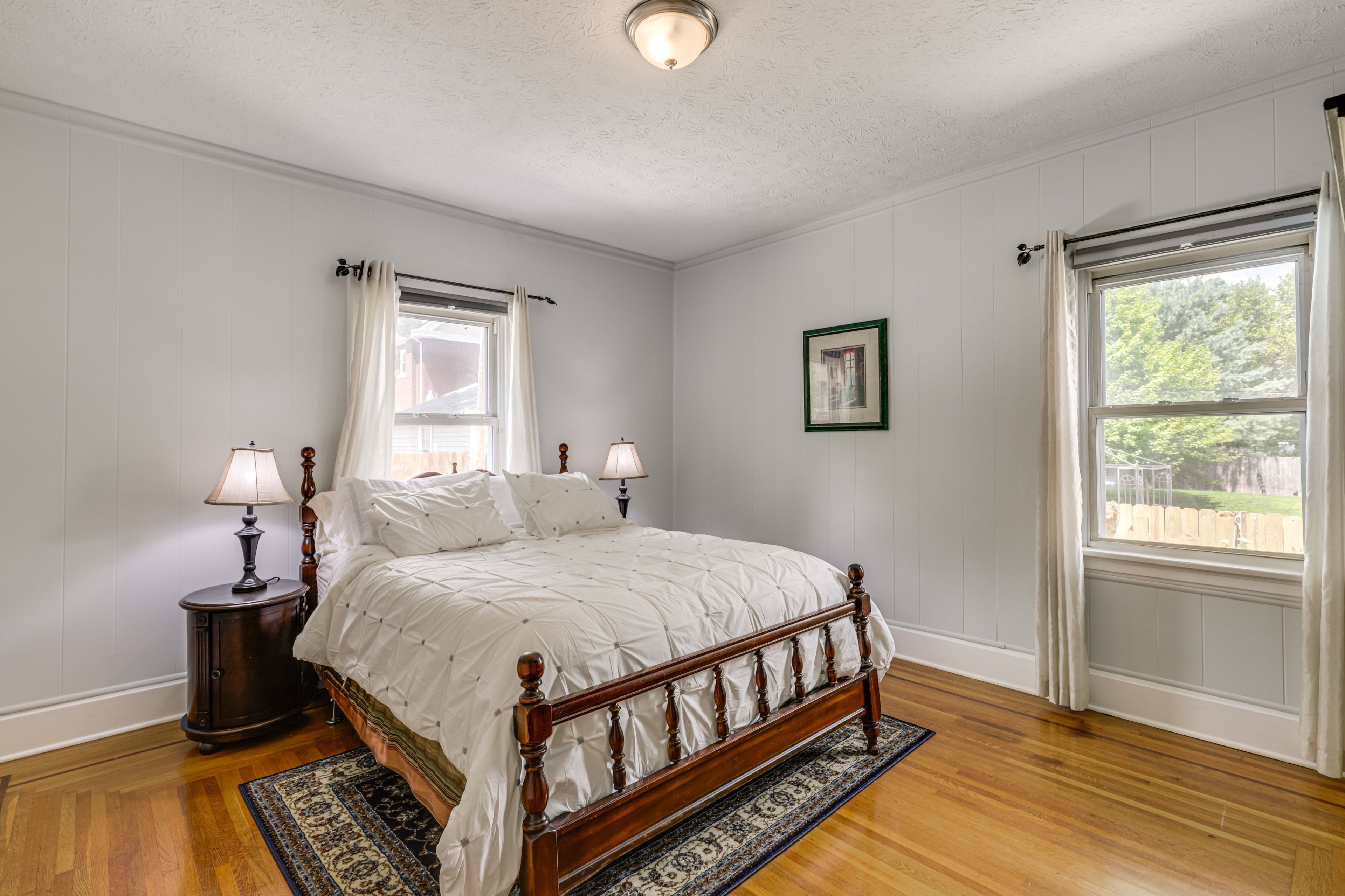 Bedroom 2 | 1st Floor | Queen Bed