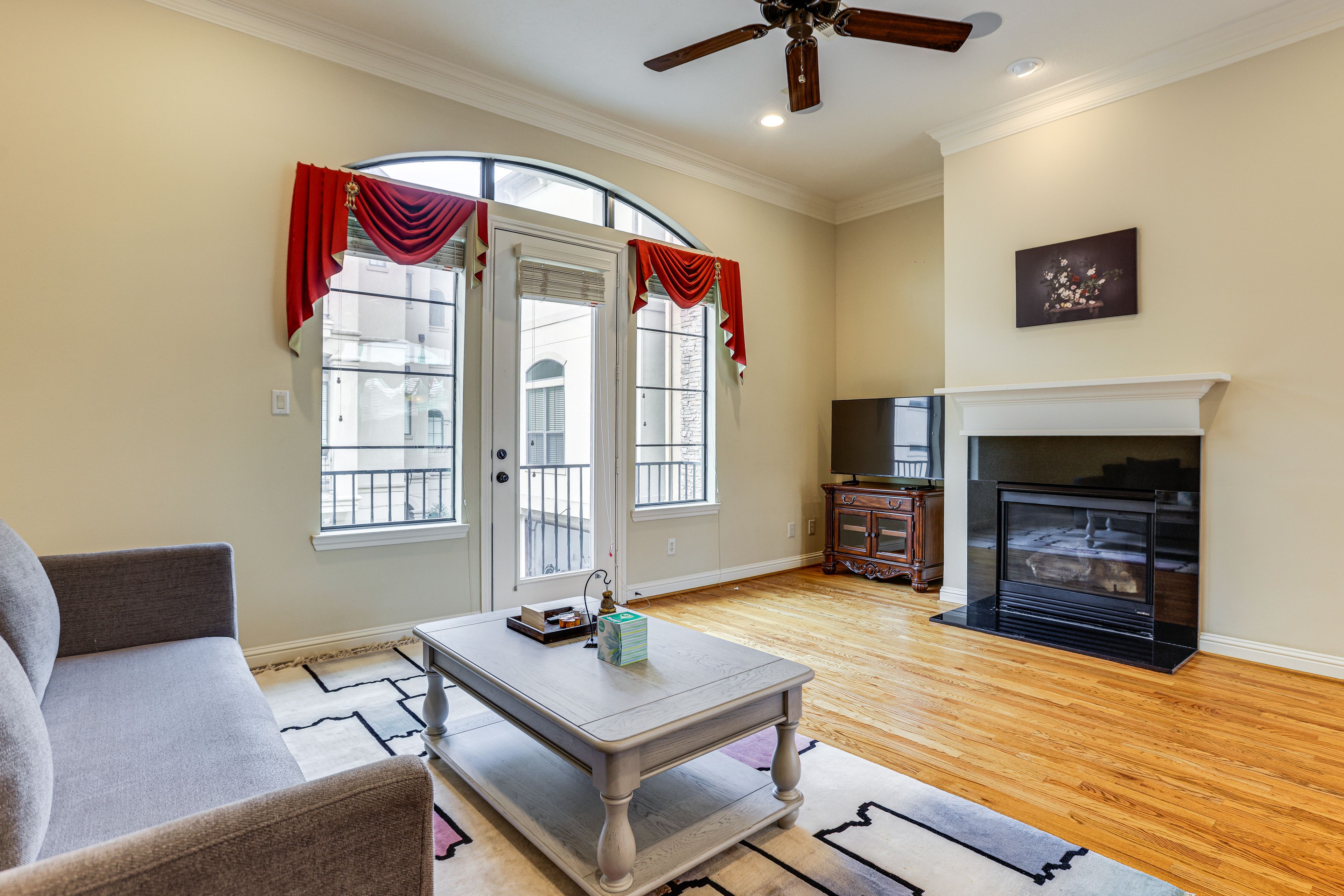 Living Room | 2nd Floor | Smart TV | Full Sleeper Sofa