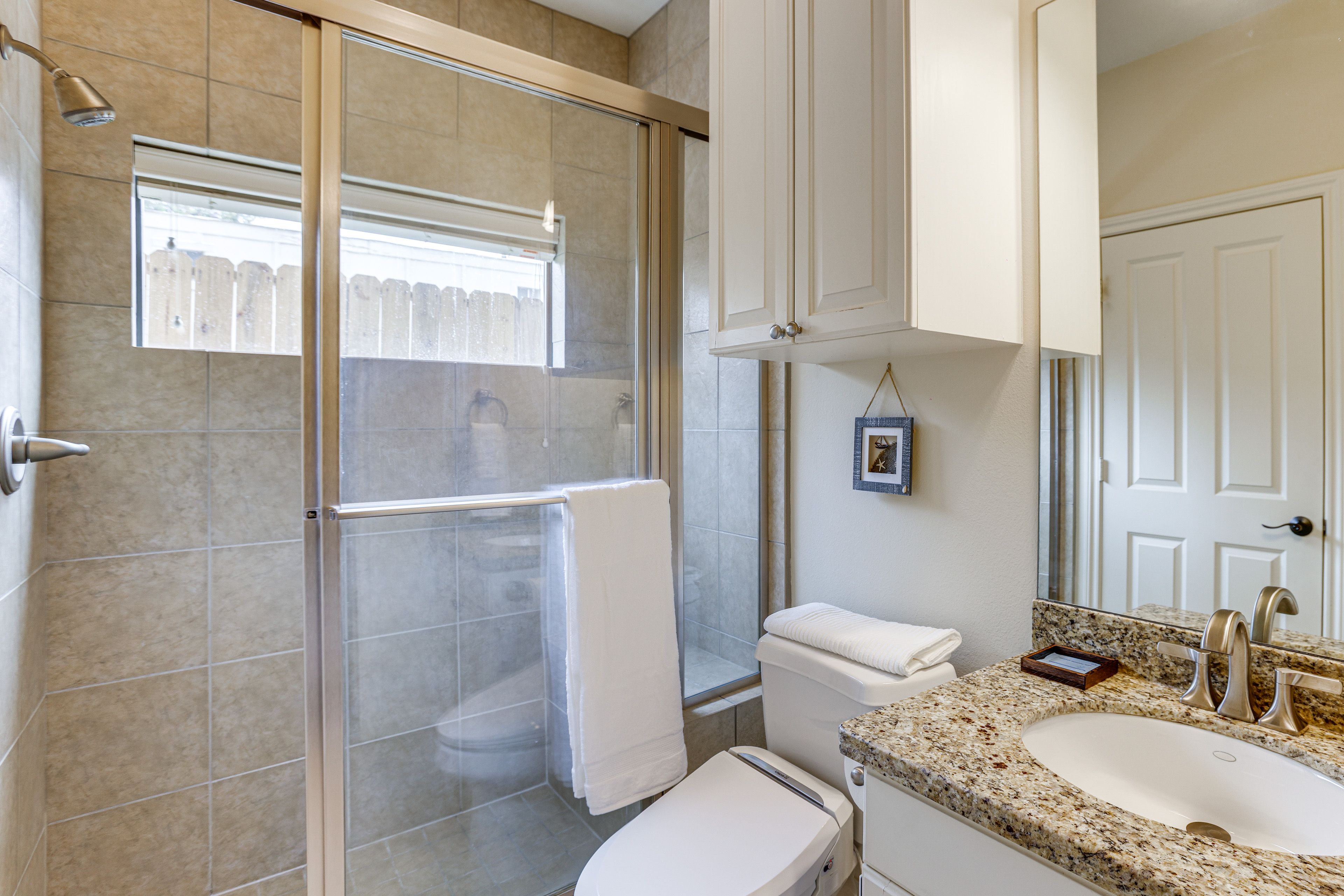 Full Bathroom | 1st Floor