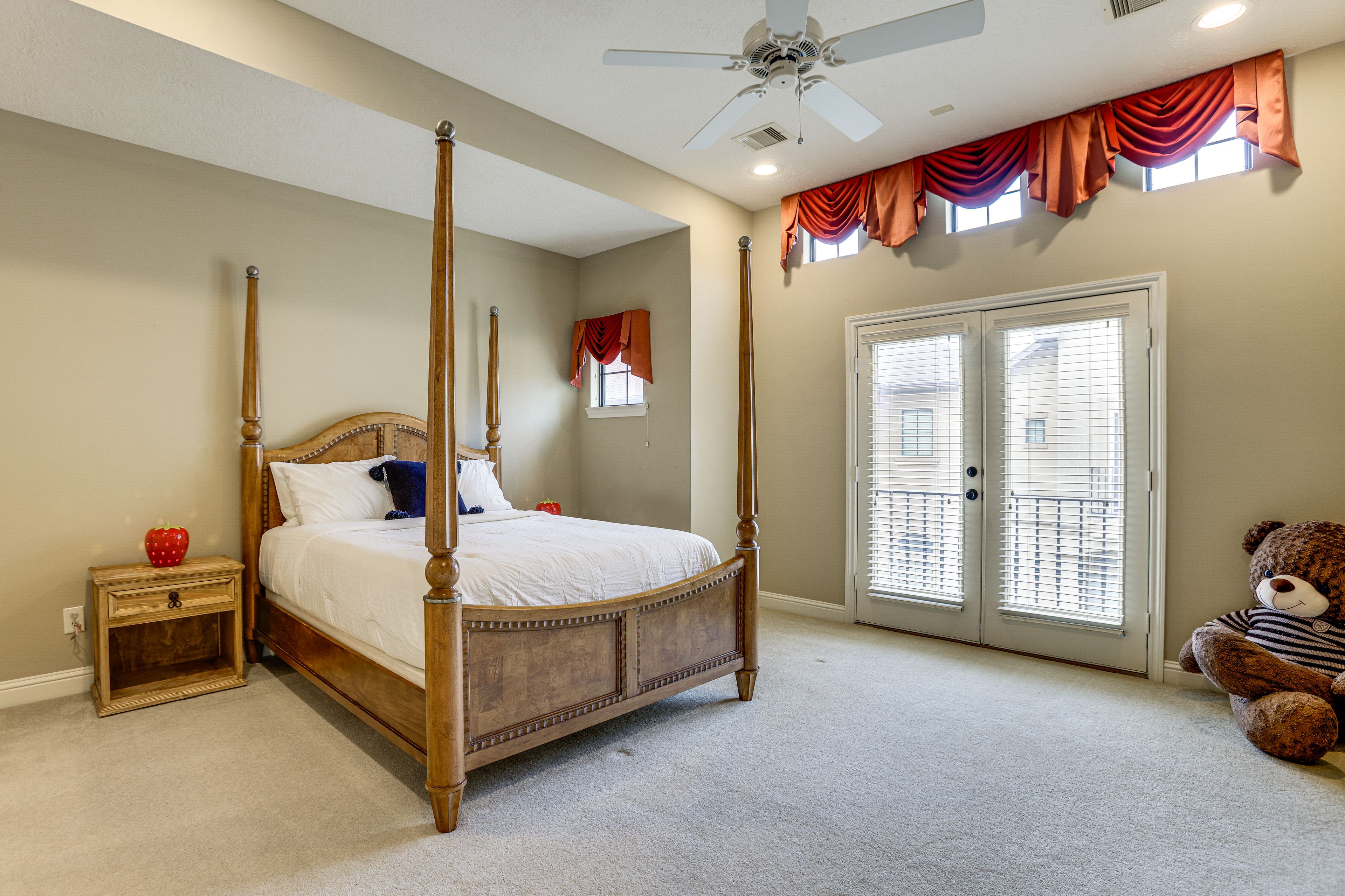 Bedroom 1 | 3rd Floor | Queen Bed | Desk | En-Suite Bathroom | Balcony Access