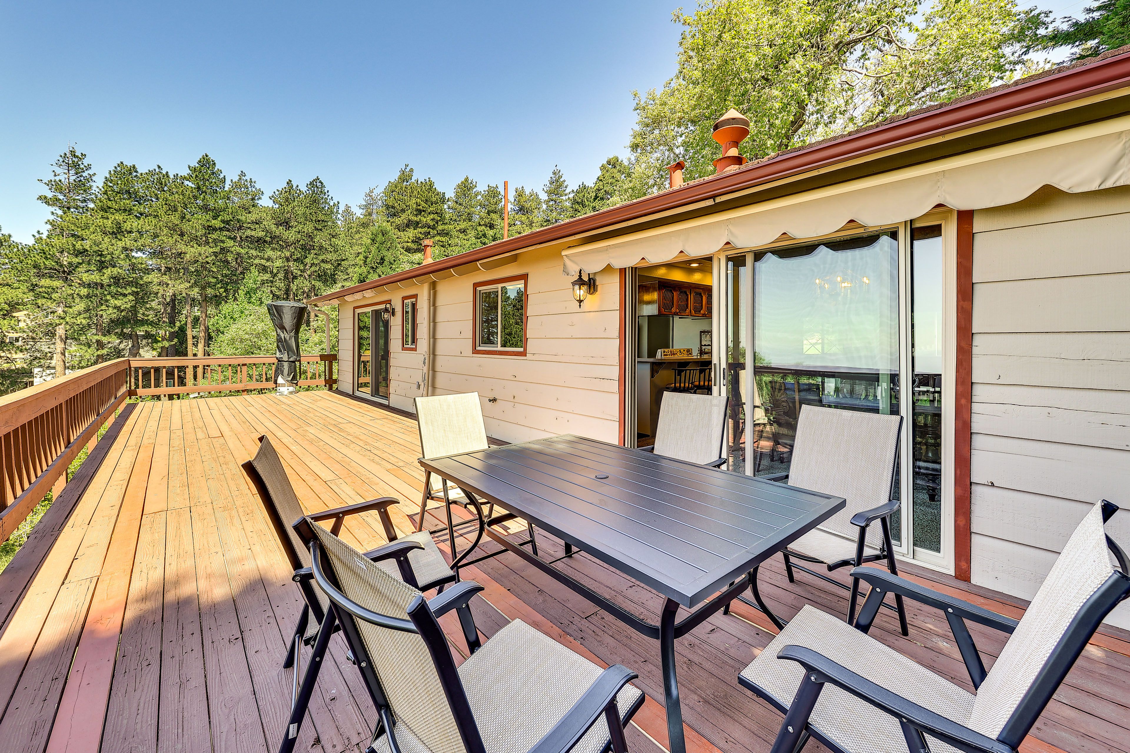 Deck | Dining Area