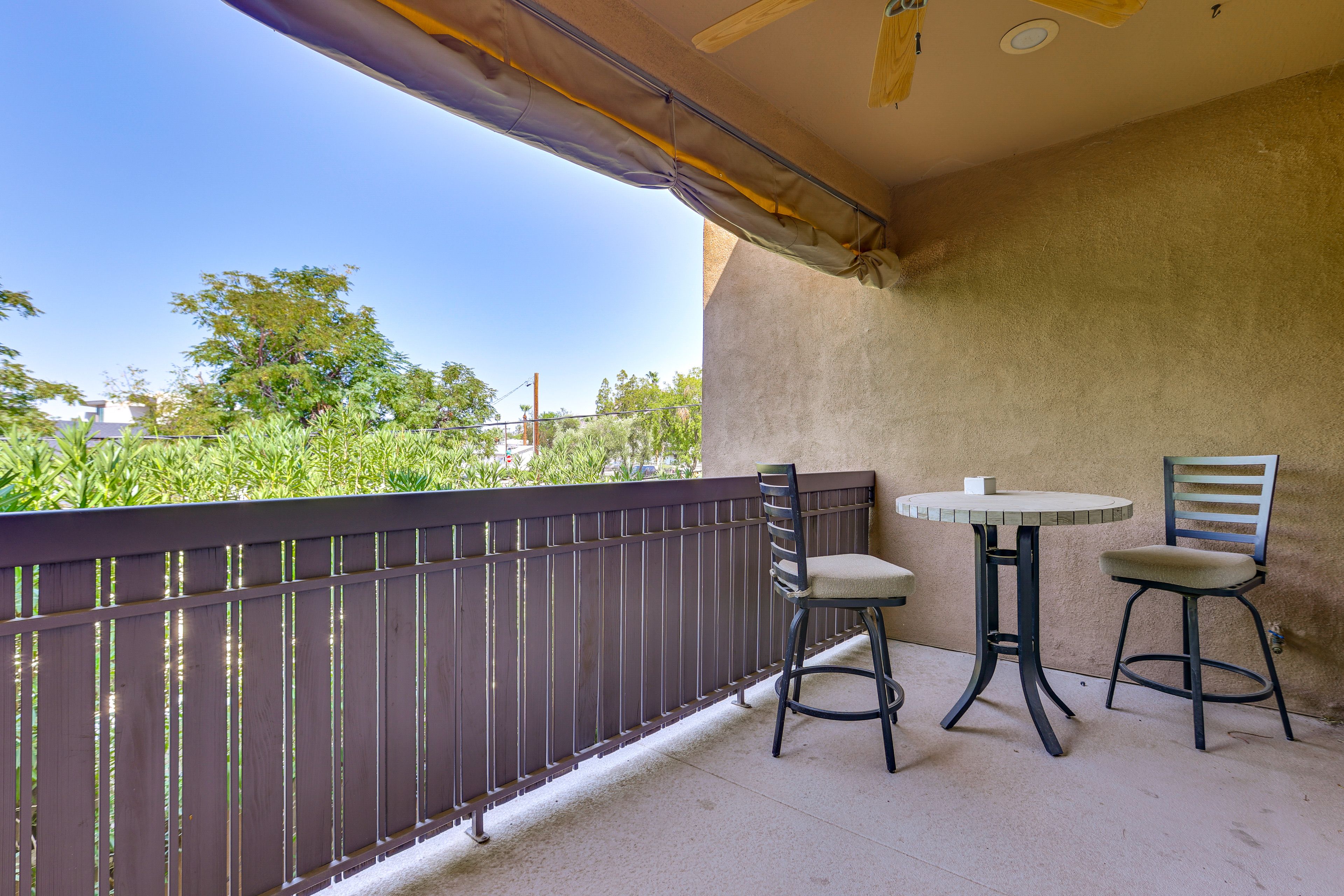 Balcony | Outdoor Seating