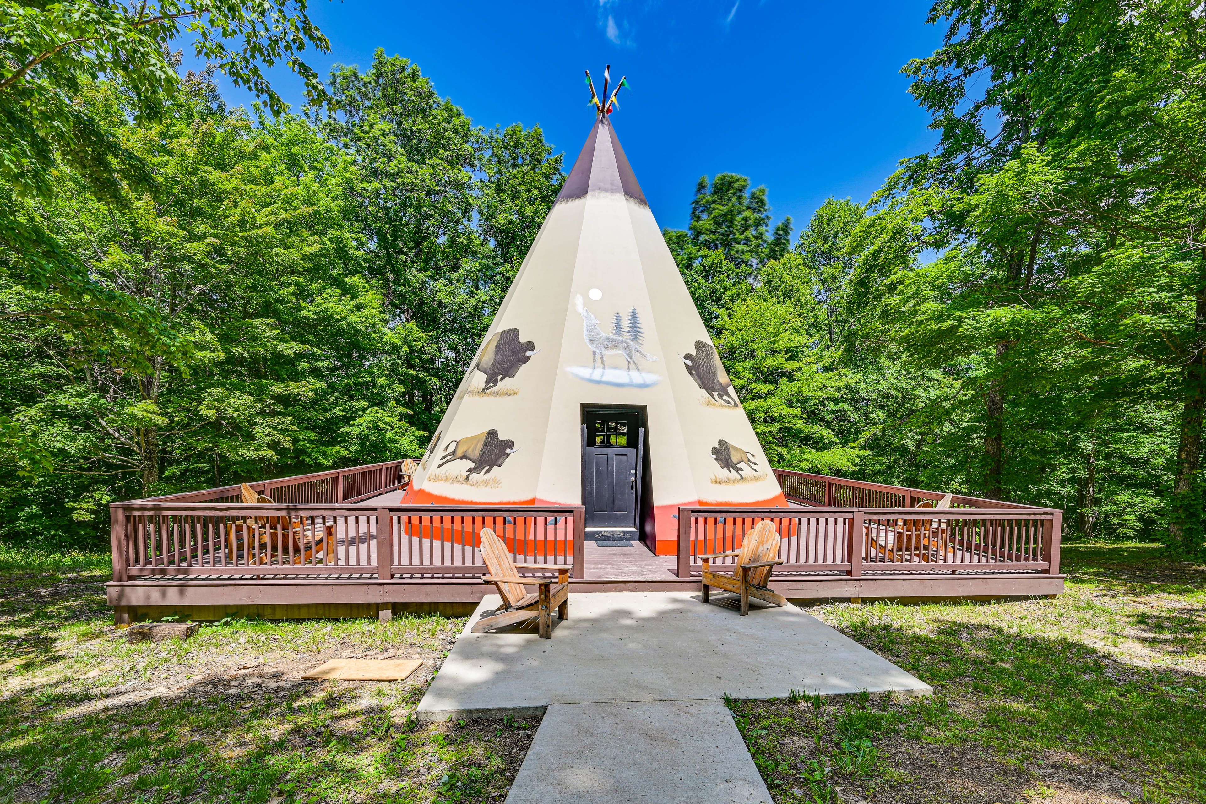 Mammoth Cave Vacation Rental | Studio | 1BA | 2 Steps to Enter | Interior Steps