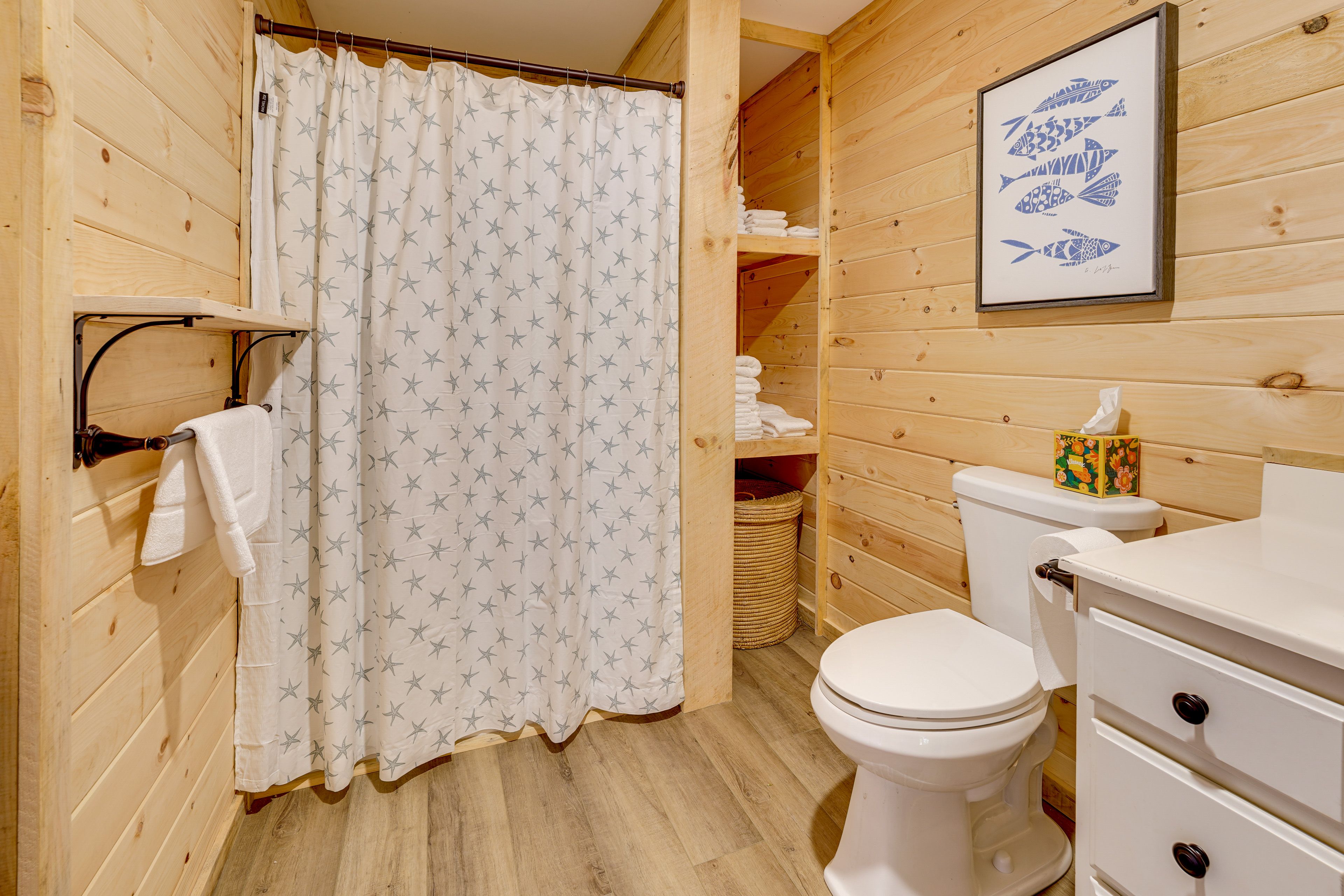Bathroom | Main Floor