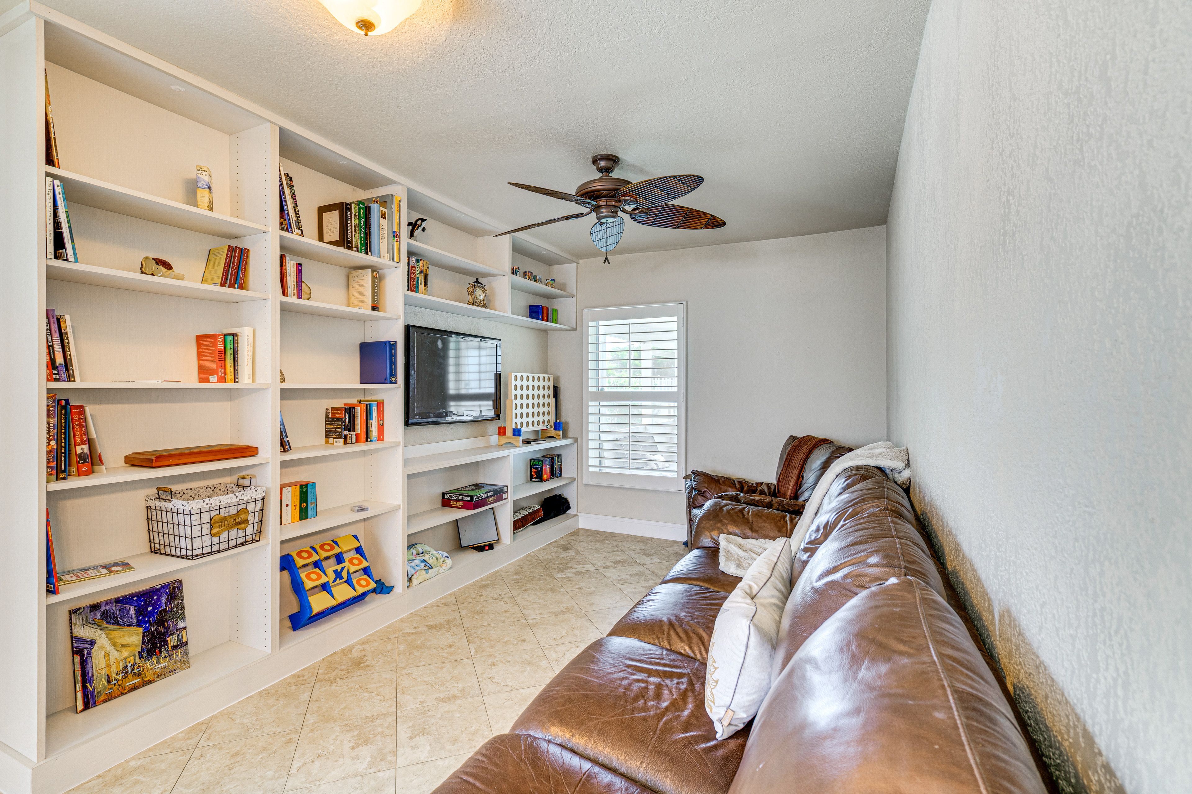 Family Room | Books/Board Games