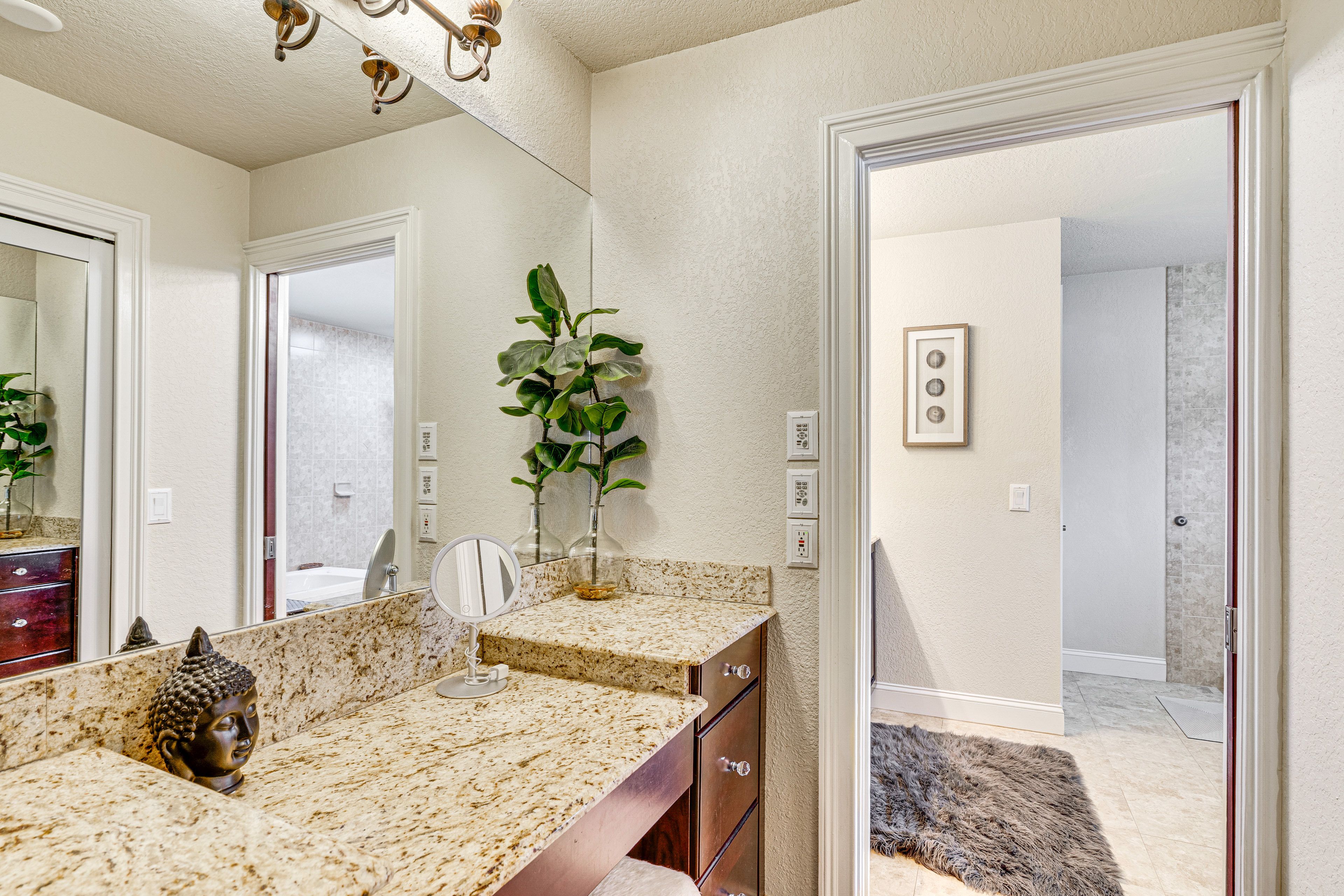 En-Suite Bathroom | Towels Provided